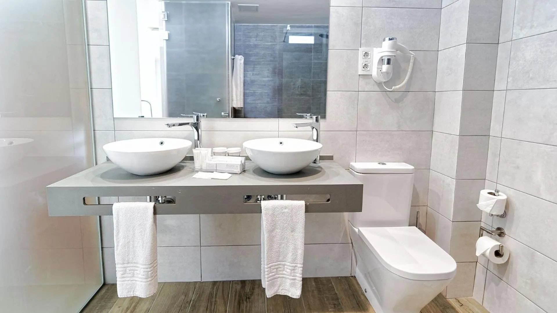 Bathroom in Las Nasas by Labranda