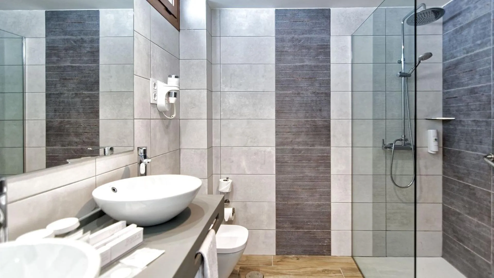 Bathroom in Las Nasas by Labranda