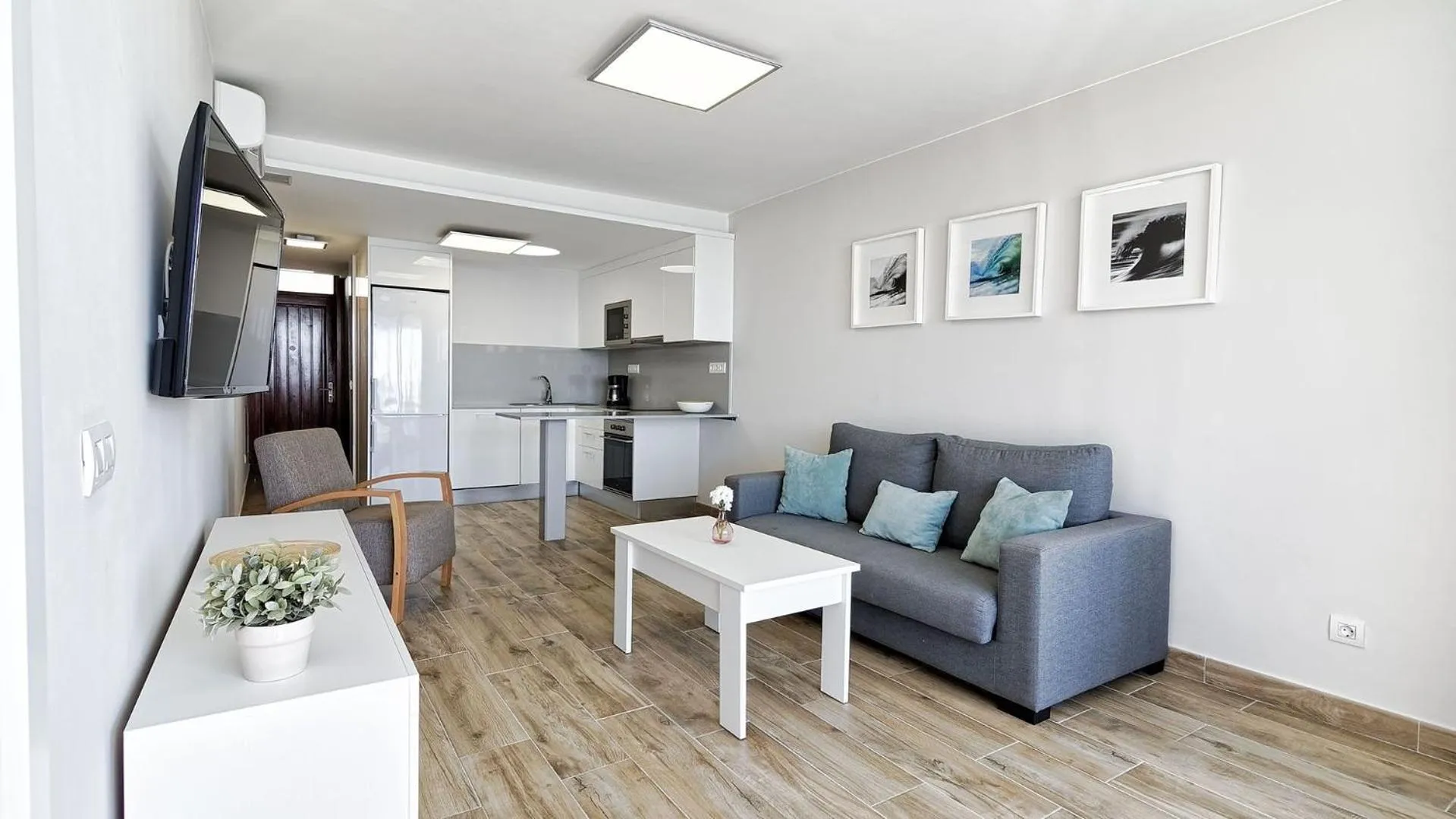 Living room in Las Nasas by Labranda