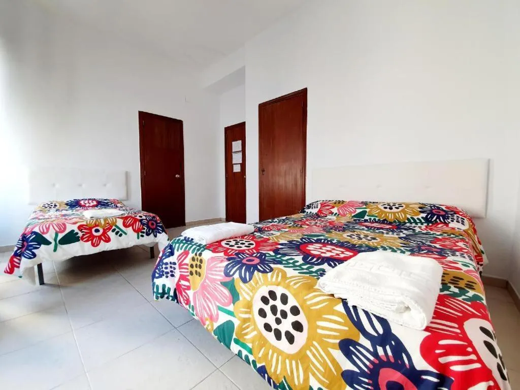 Photo of the whole room, Bed in Arc House Ribera Only Adults