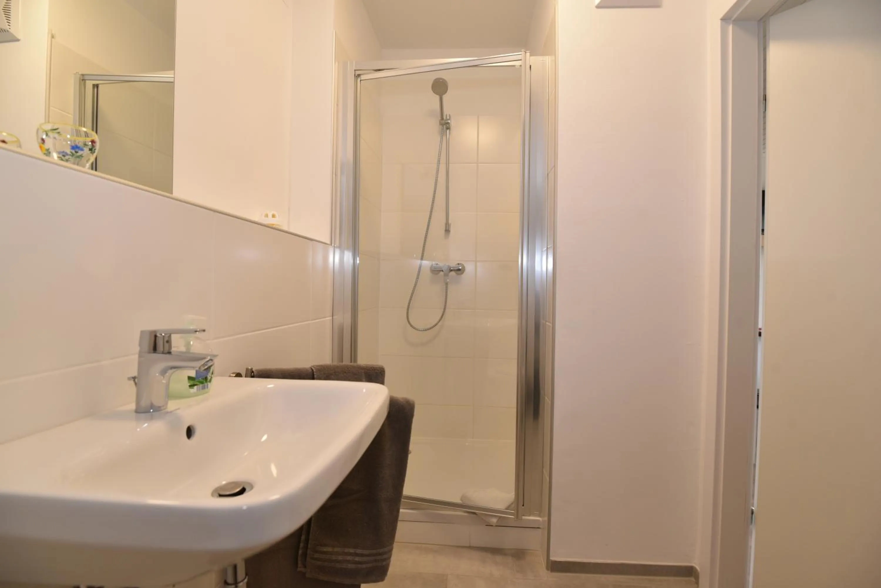 Shower in PM-APART Ries Rosina