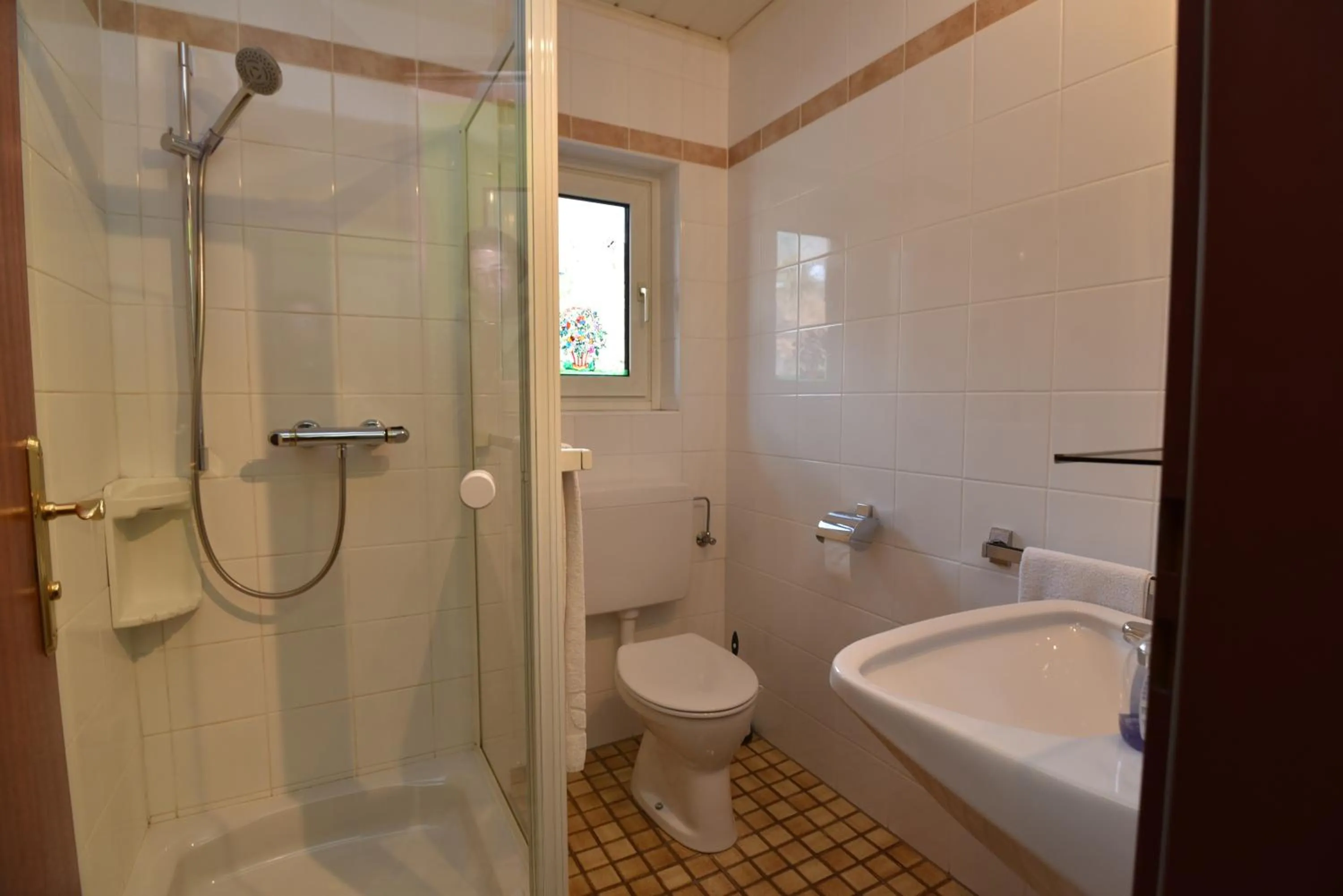 Shower in PM-APART Ries Rosina