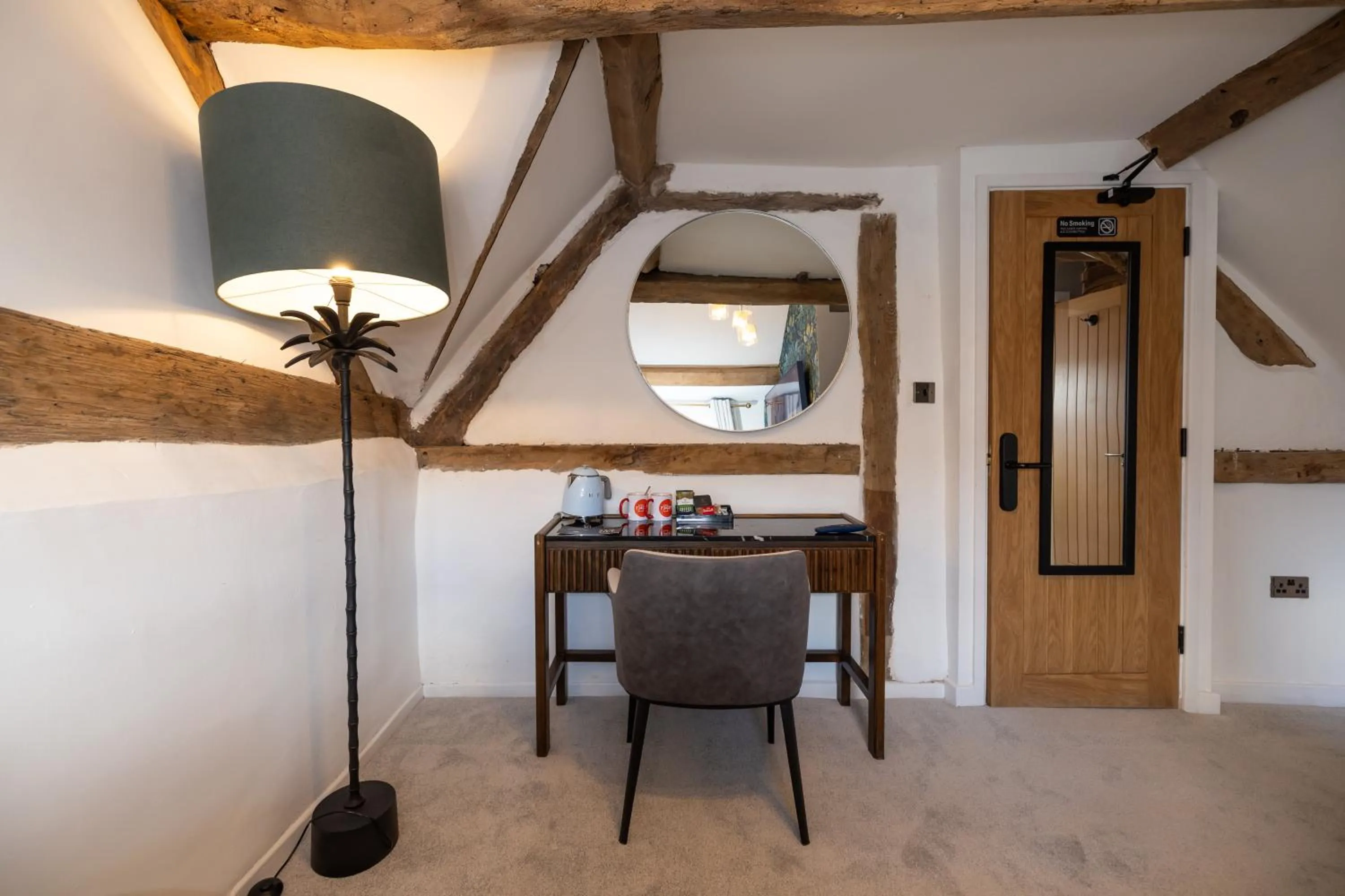 Seating area in Riize Boutique Hotel Worcester Self Check-in City Centre