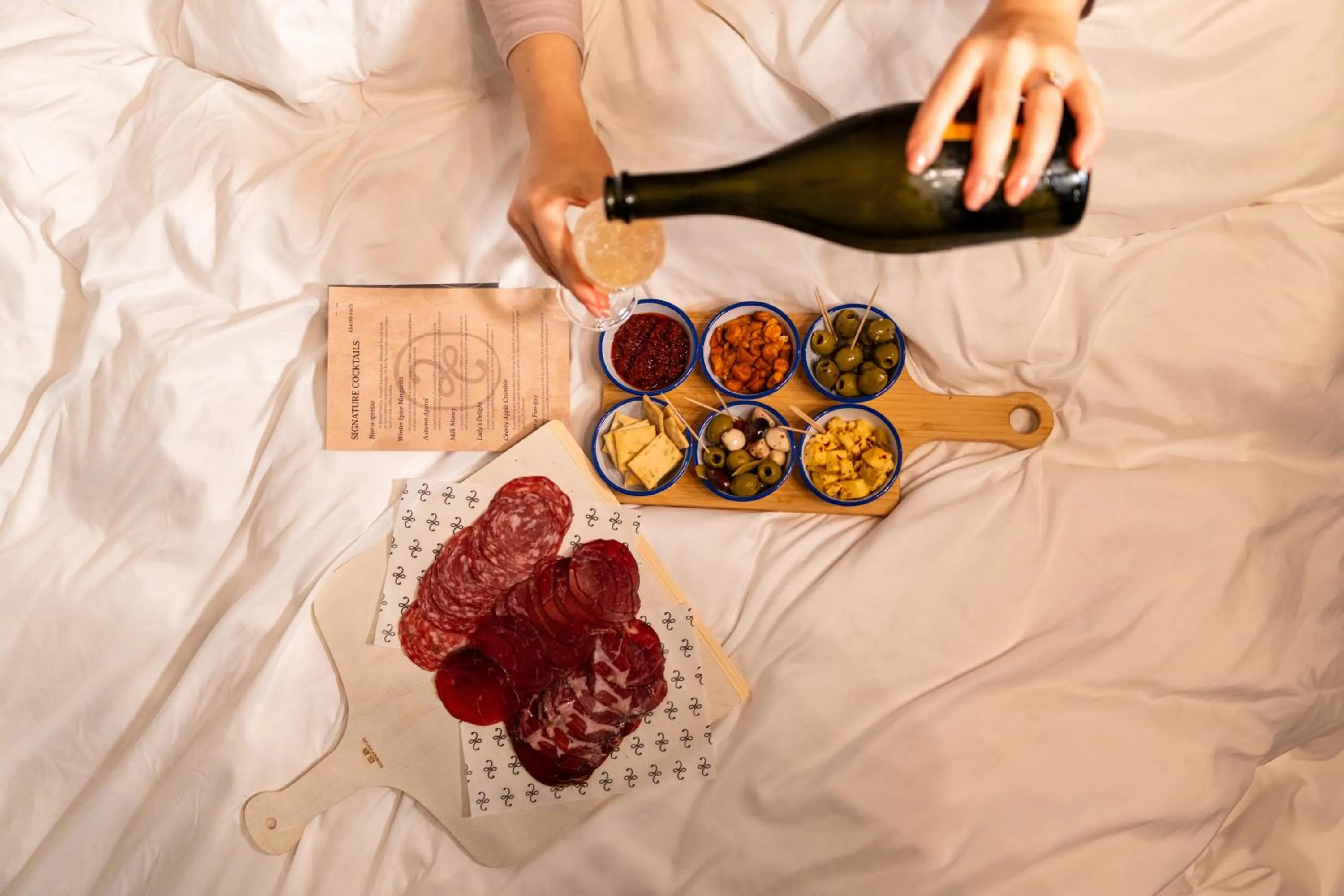 Food and drinks in Riize Boutique Hotel Worcester Self Check-in City Centre