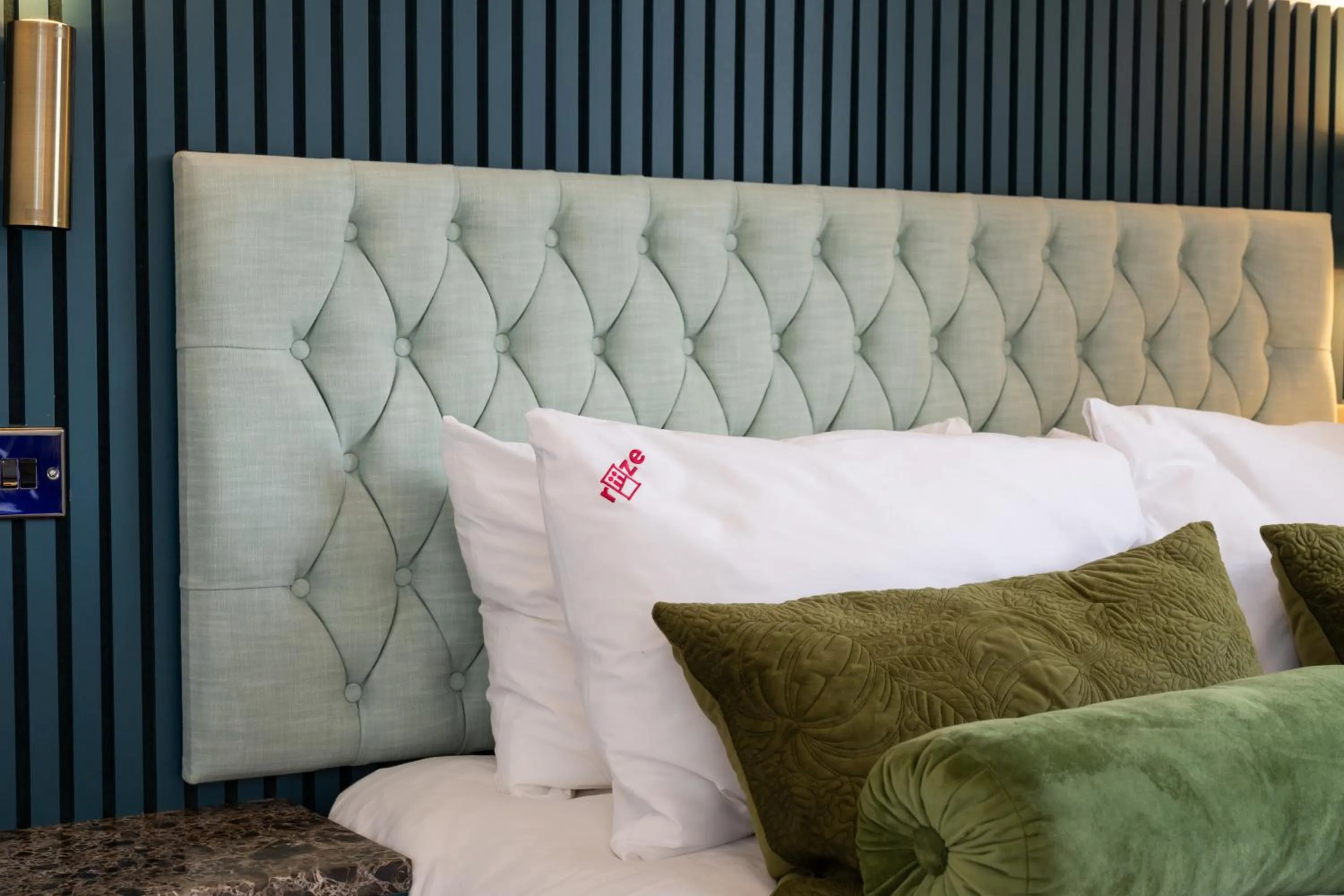 Bed in Riize Boutique Hotel Worcester Self Check-in City Centre