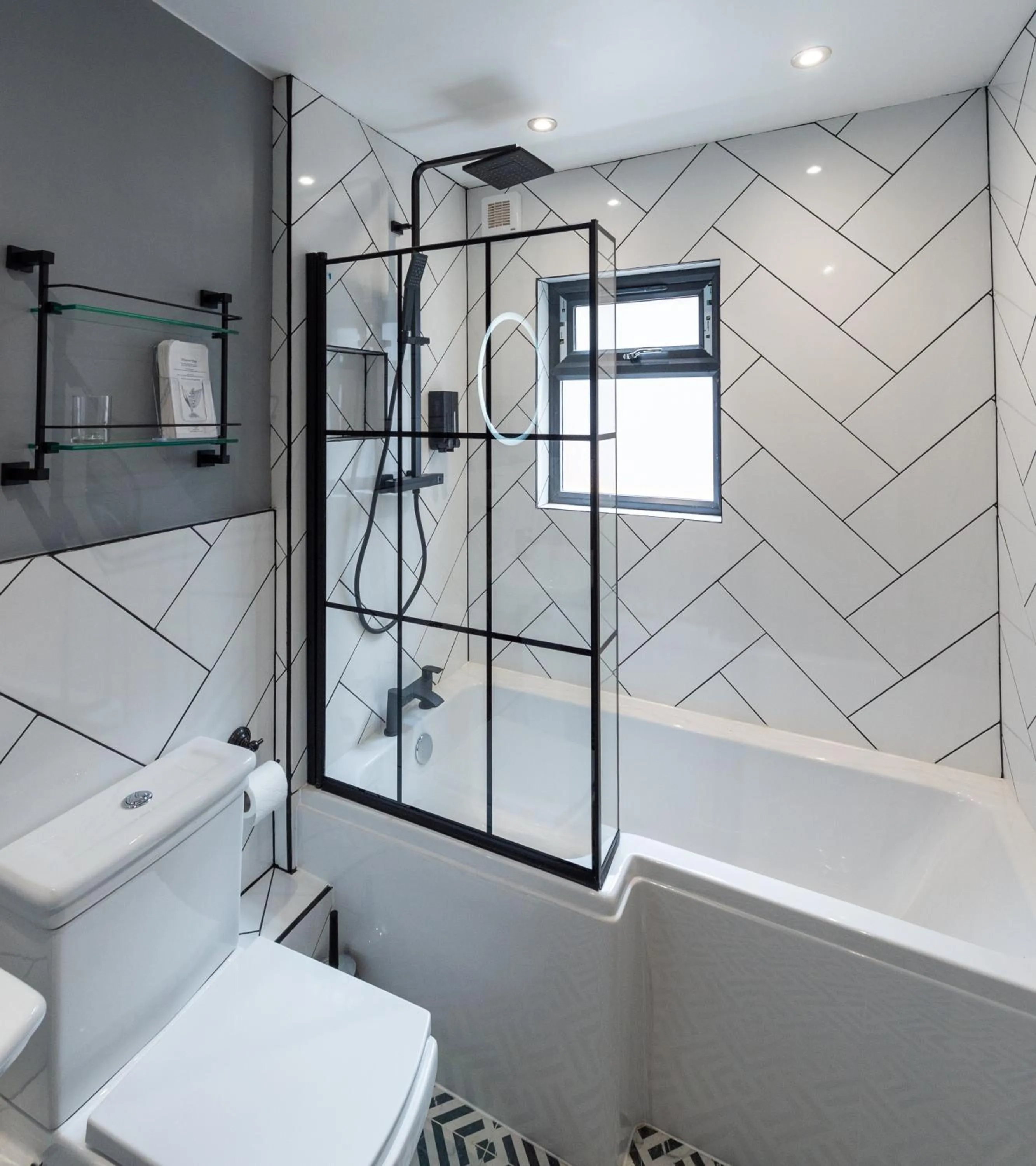 Bathroom in Riize Boutique Hotel Worcester Self Check-in City Centre