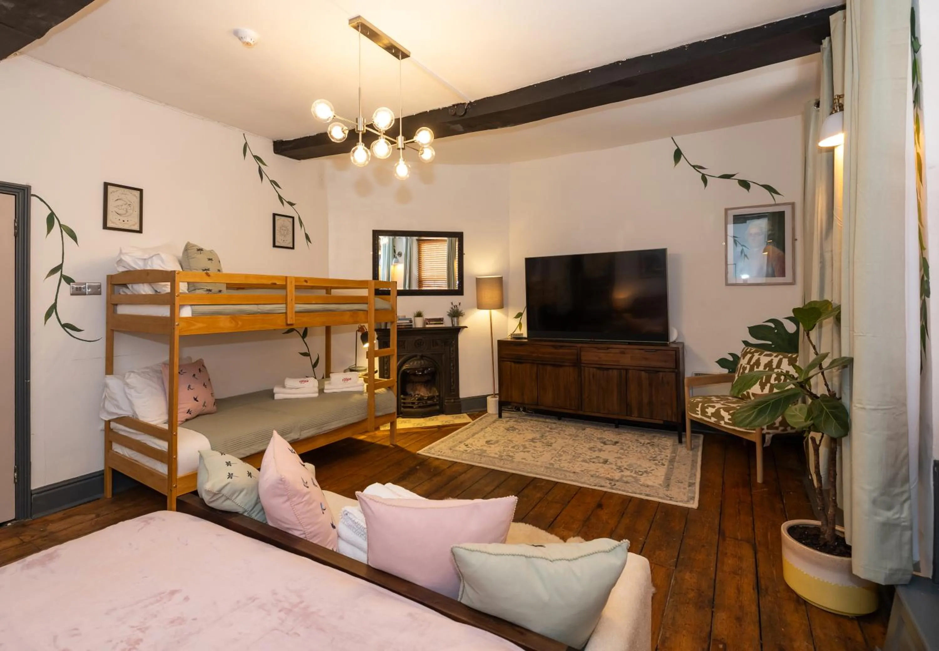 Bed in Riize Boutique Hotel Worcester Self Check-in City Centre