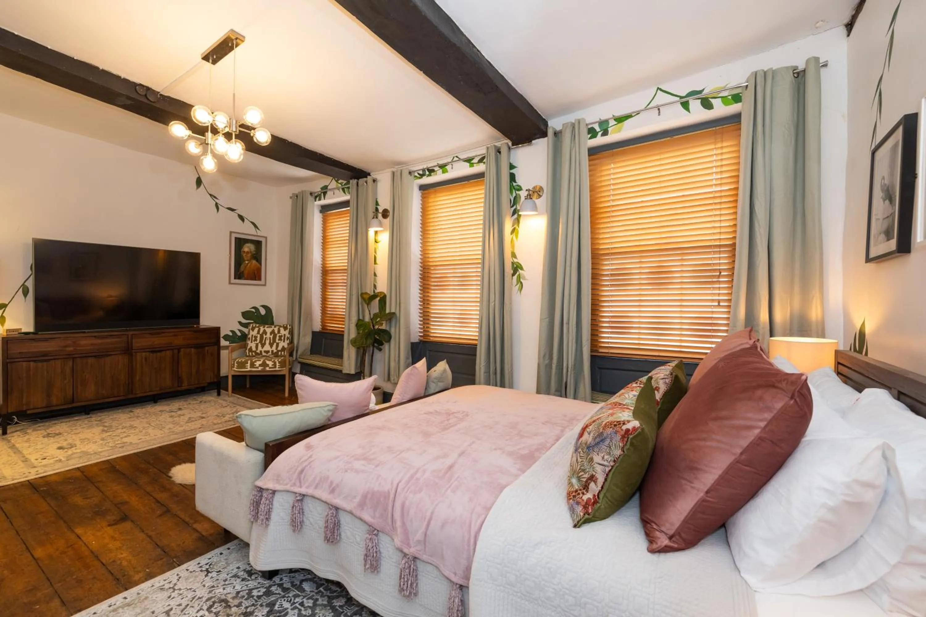 Bed in Riize Boutique Hotel Worcester Self Check-in City Centre