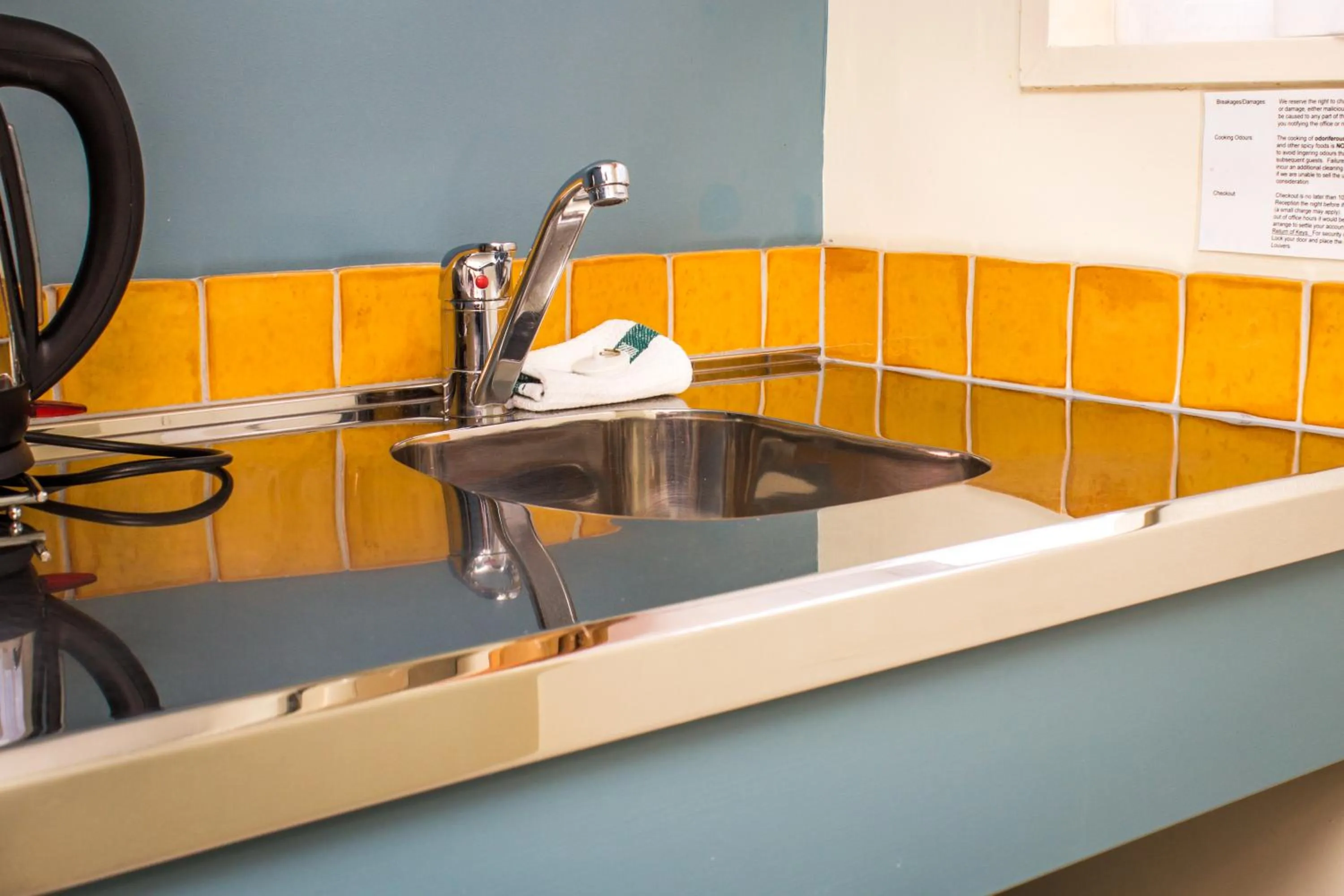 Kitchen or kitchenette in Bella Tuscany Motor Lodge