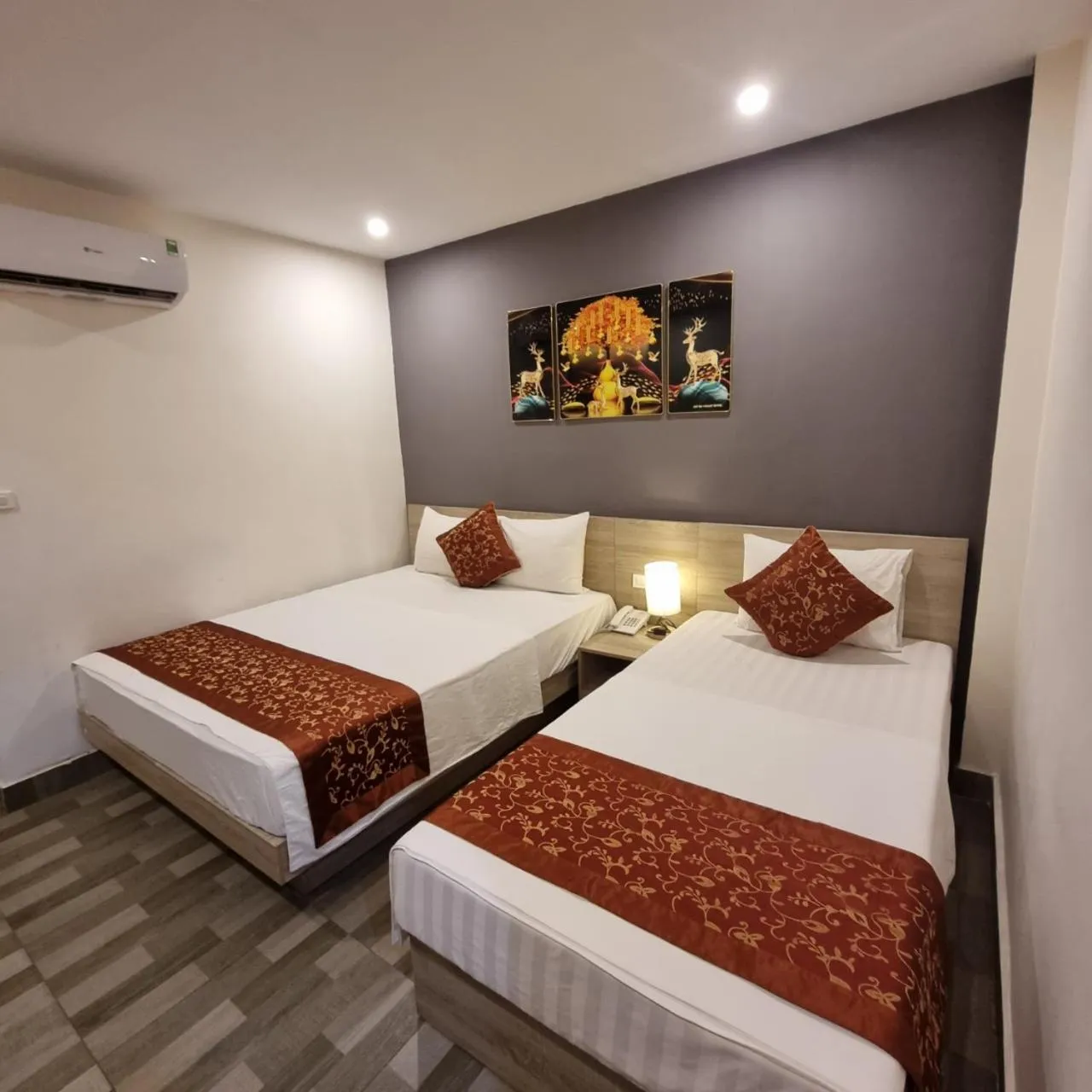 Bed in Calet Hotel