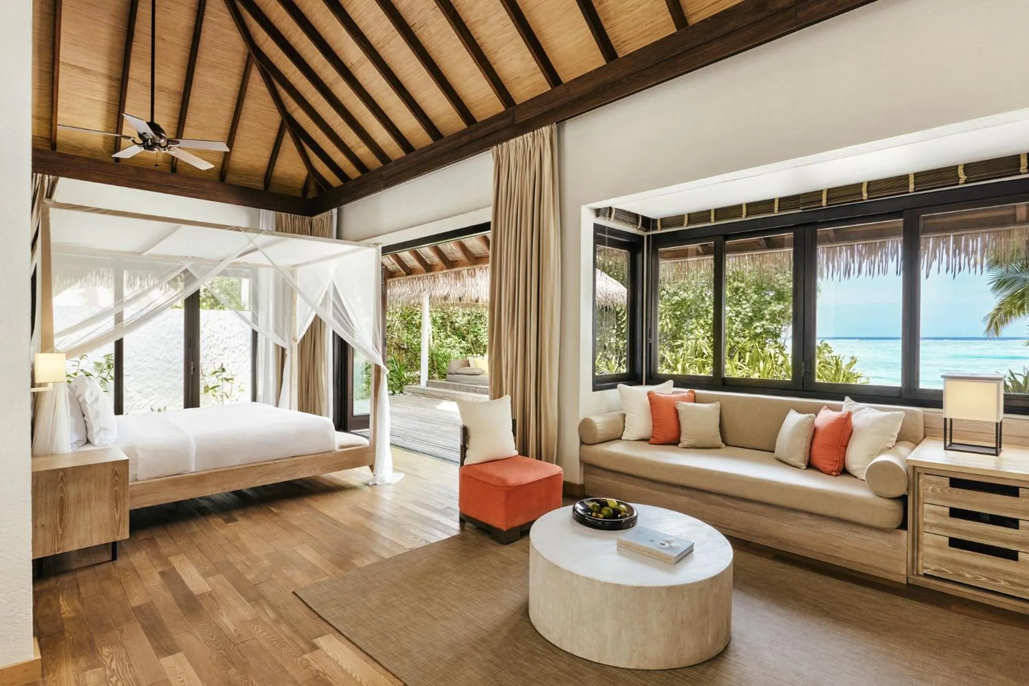 Photo of the whole room, Bed in COMO Maalifushi