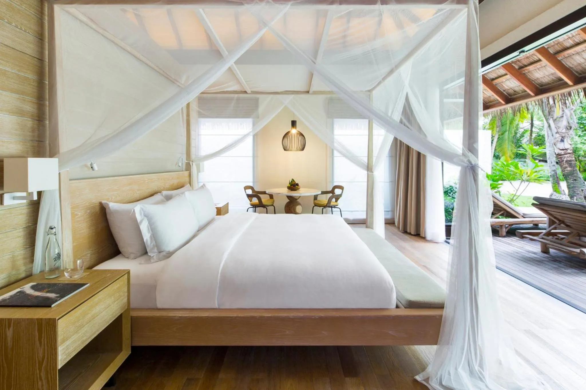 Photo of the whole room, Bed in COMO Maalifushi