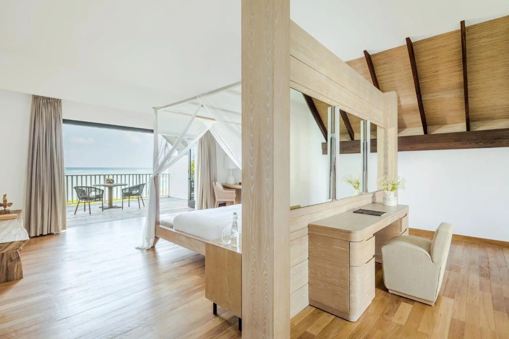 Photo of the whole room, Bed in COMO Maalifushi