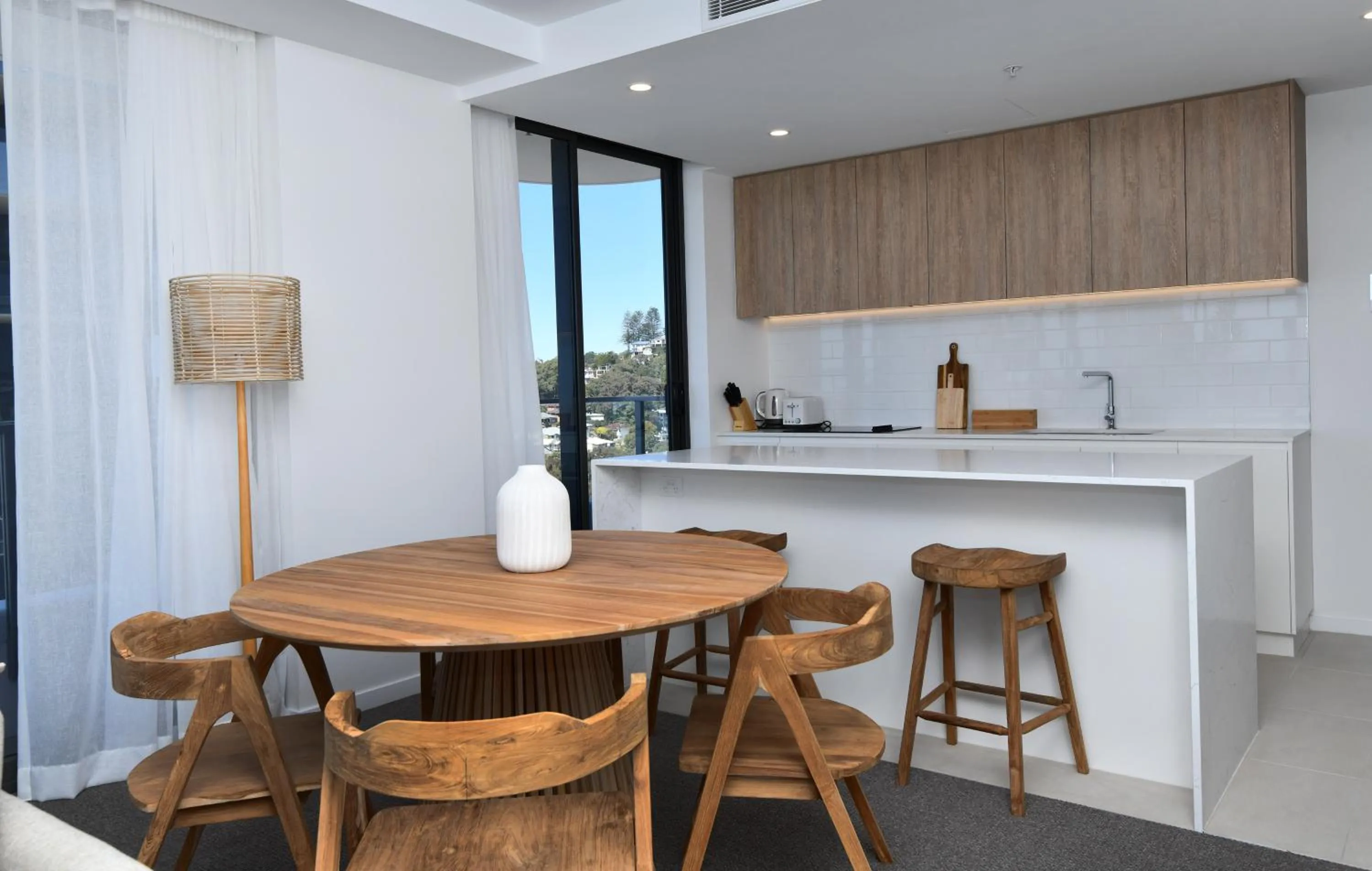 Kitchen or kitchenette in X Kirra Apartments