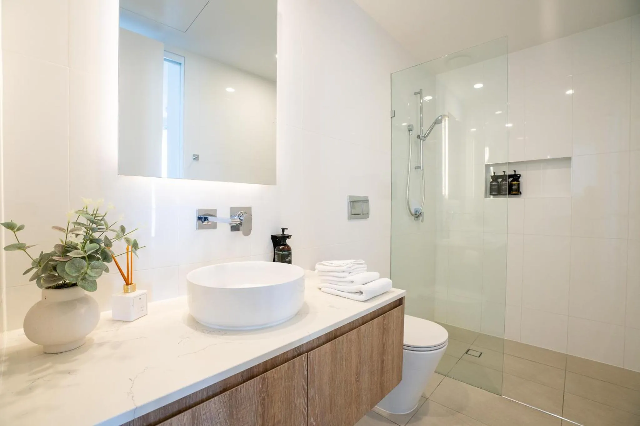 Toilet in X Kirra Apartments