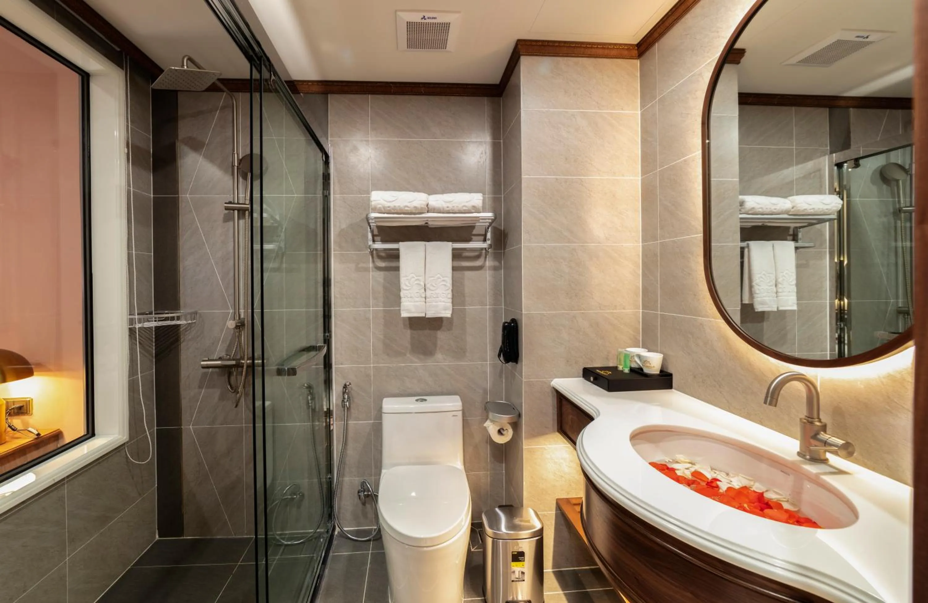 Bathroom in Marigold Hotel Dalat