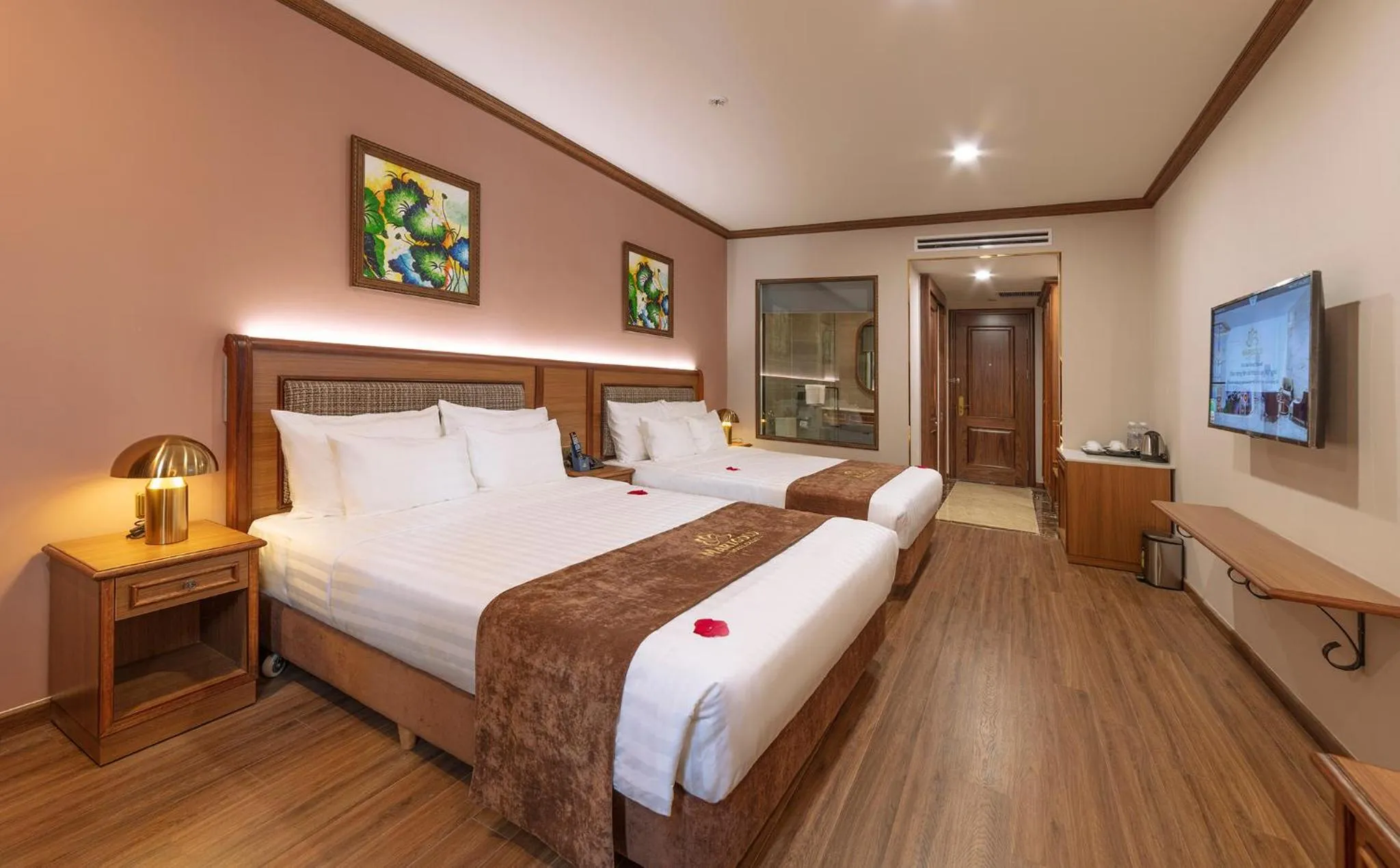 Bed in Marigold Hotel Dalat