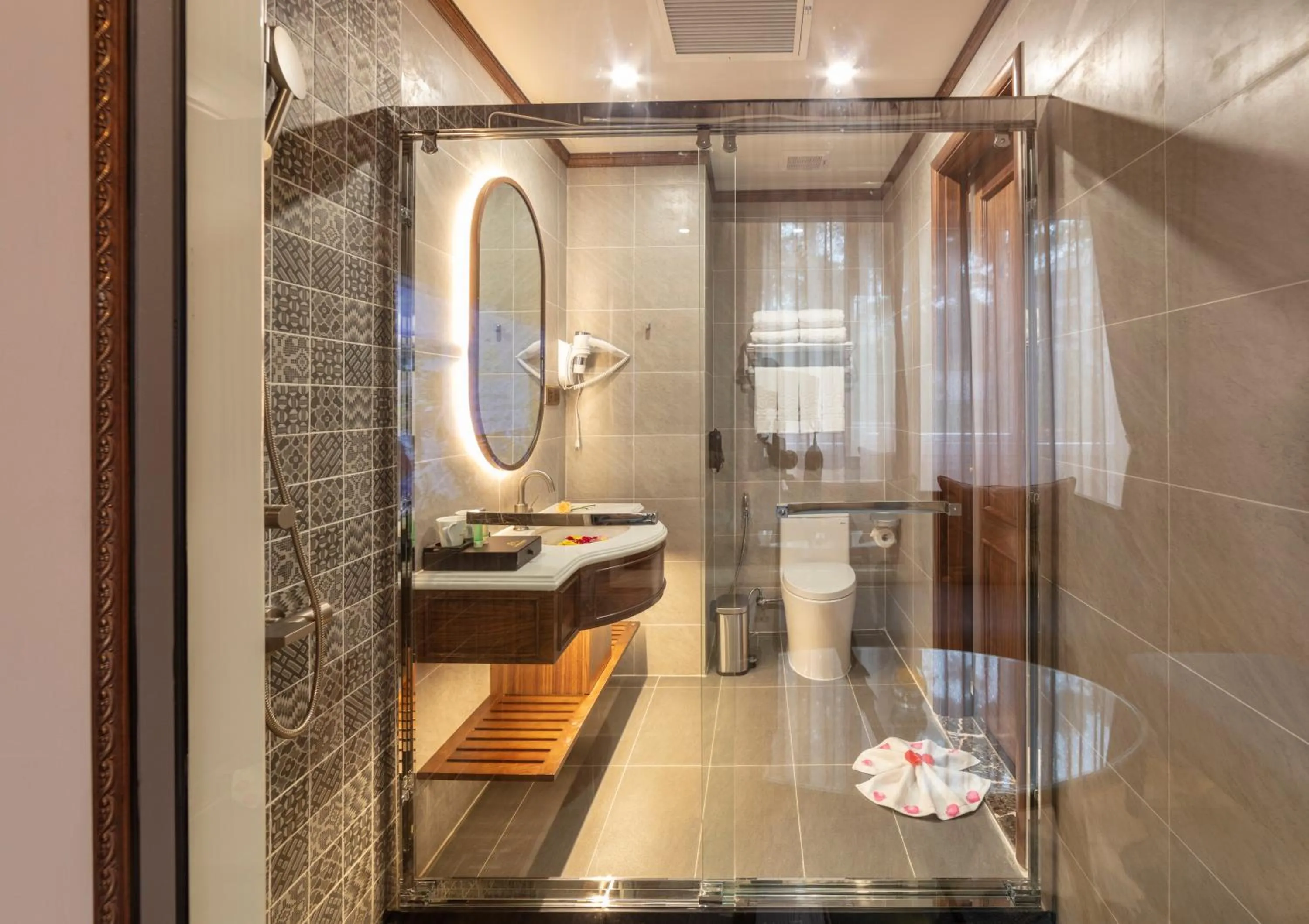 Bathroom in Marigold Hotel Dalat