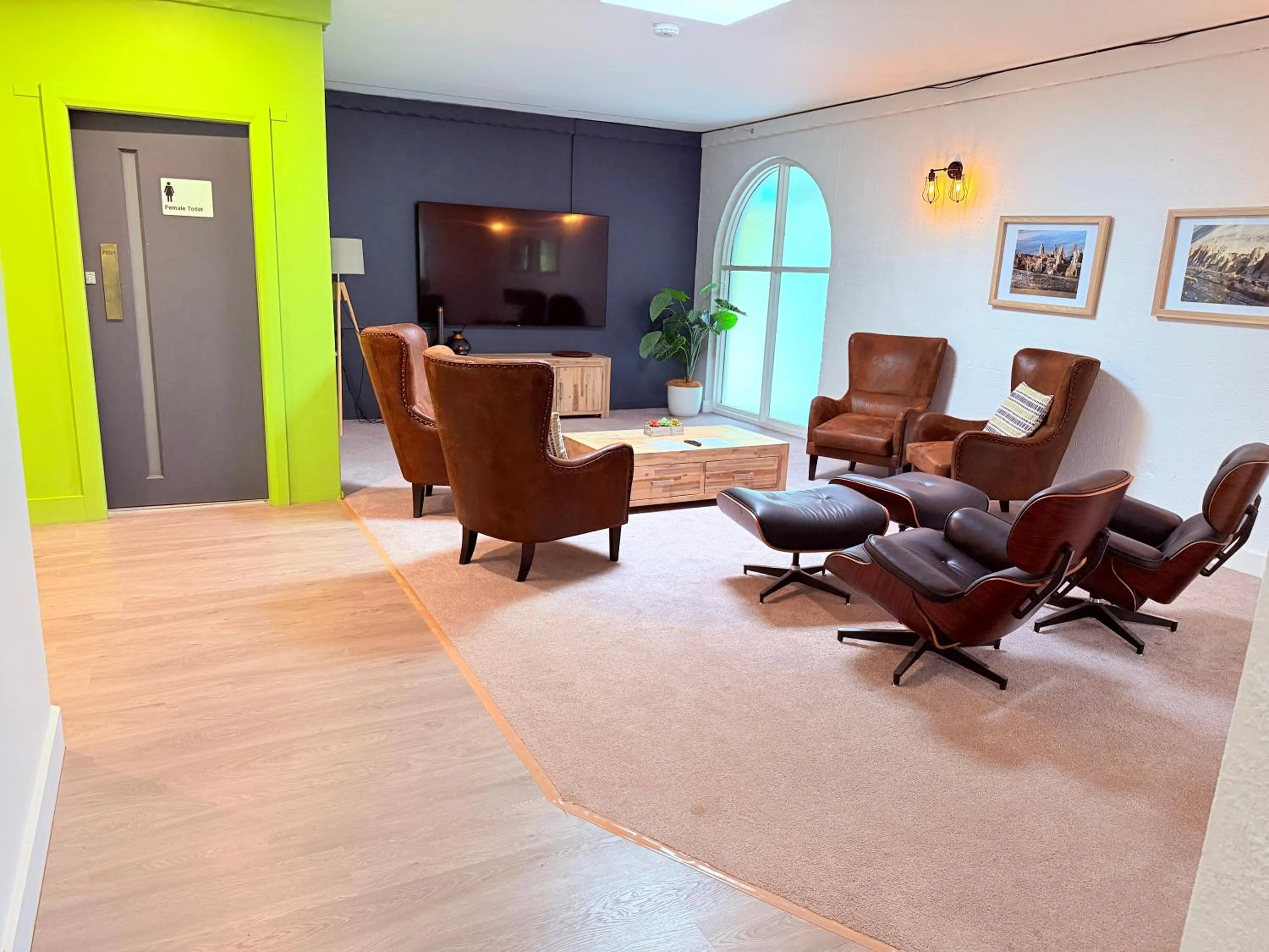 Communal lounge/ TV room in Korora Bay Village Resort