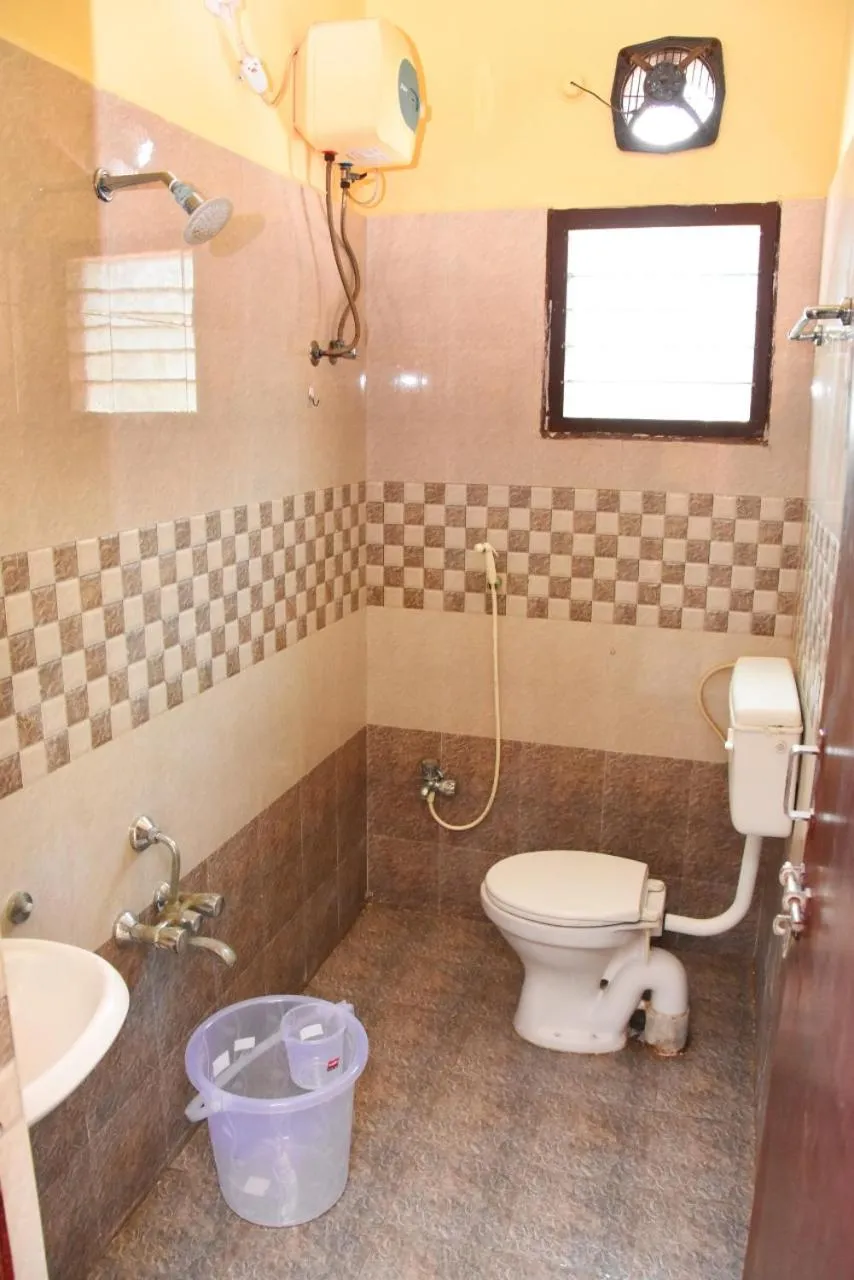 Bathroom in Aishwaryam Deshna Service Apartment Ambattur Chennai
