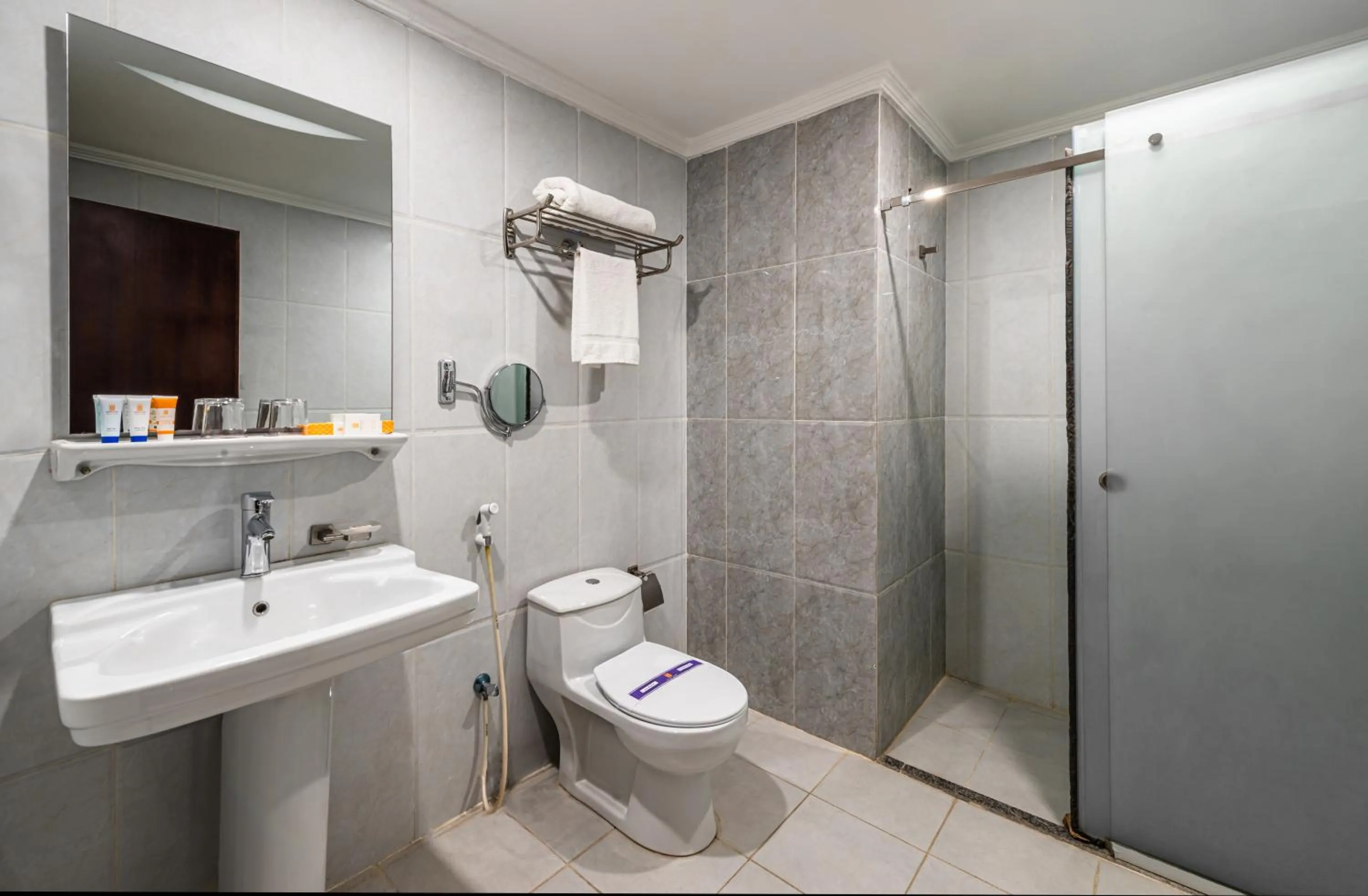 Toilet in The Palaces Hotel Suites - Wadeen