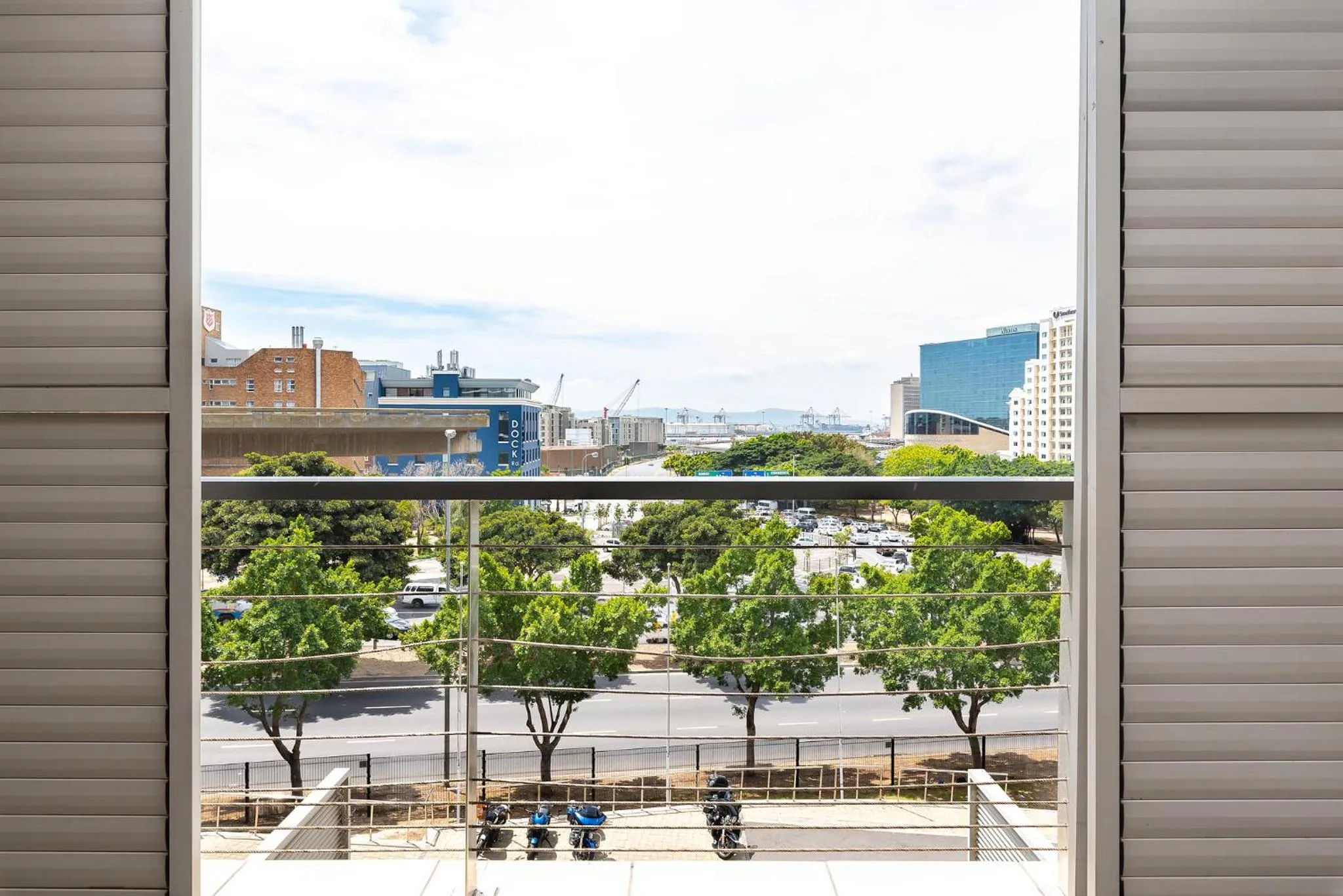 City view in HarbourEdge Suites by Totalstay