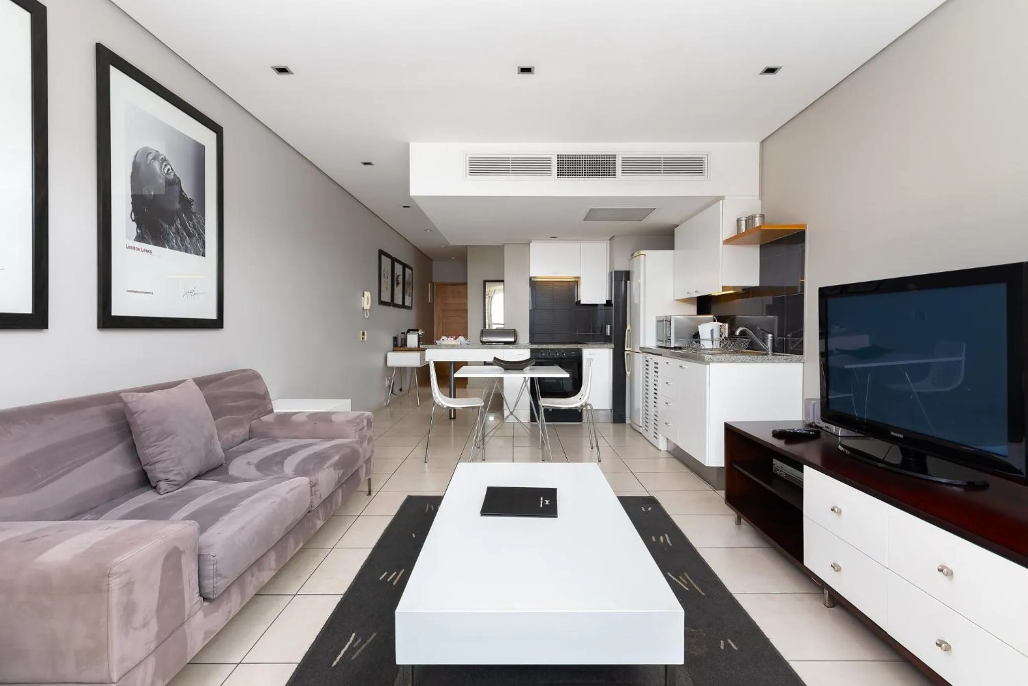 Living room, Seating Area in HarbourEdge Suites by Totalstay