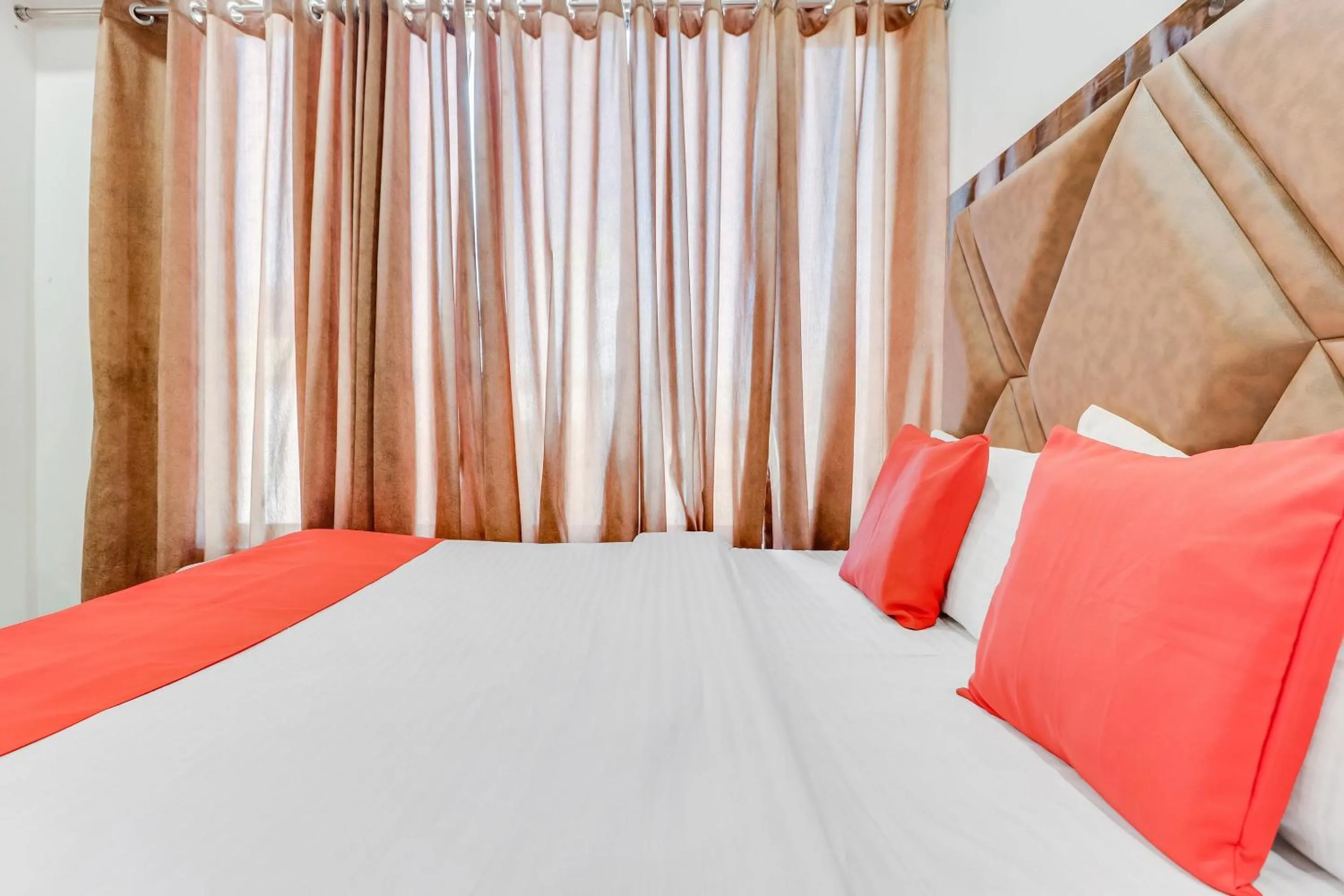 Bedroom, Bed in Hotel O Sun View