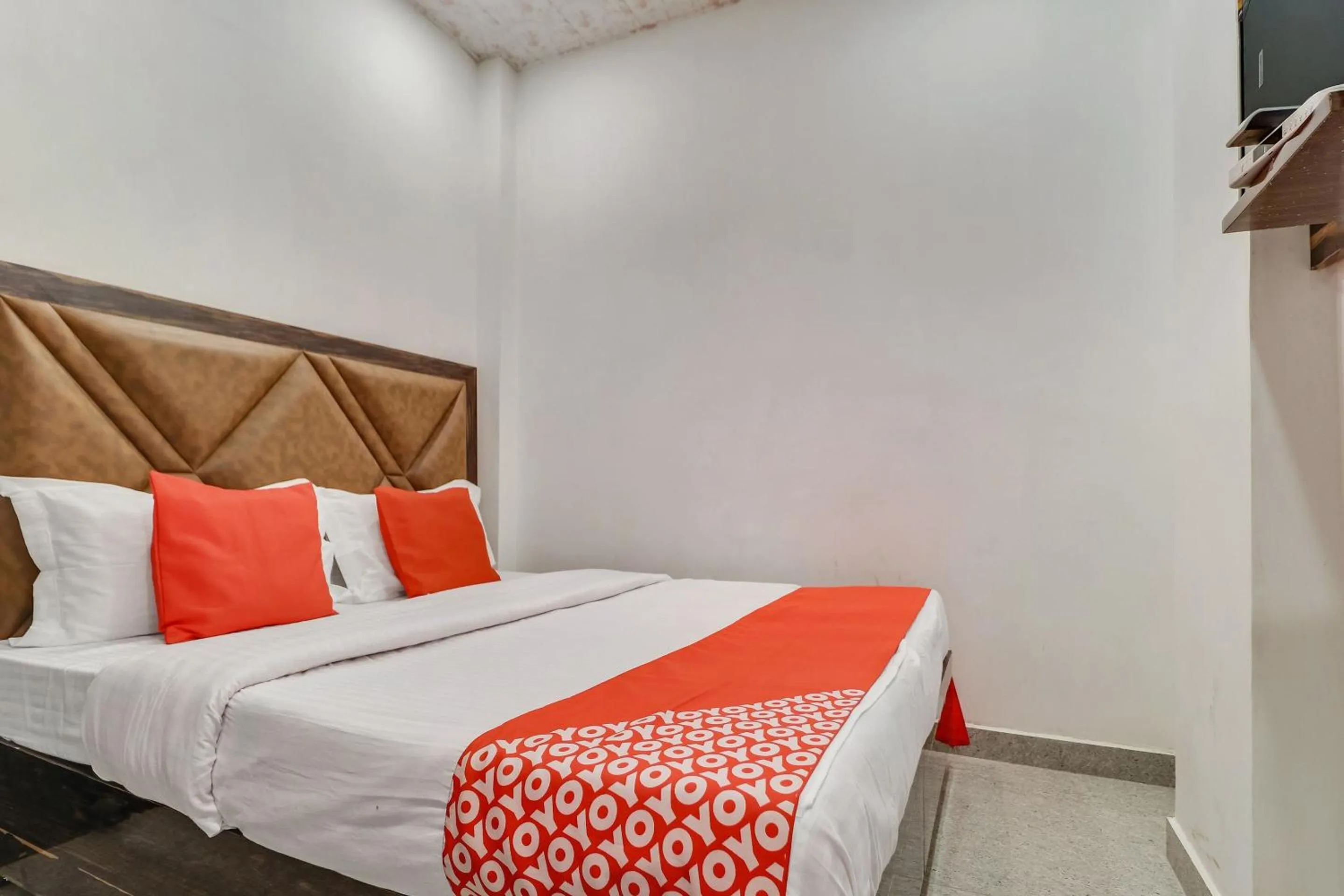 Bedroom, Bed in Hotel O Sun View