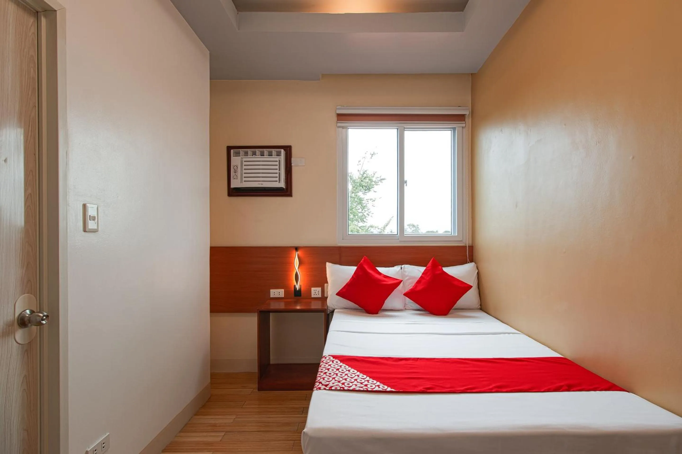 Bedroom, Bed in OYO 685 K Fortune Apartelle