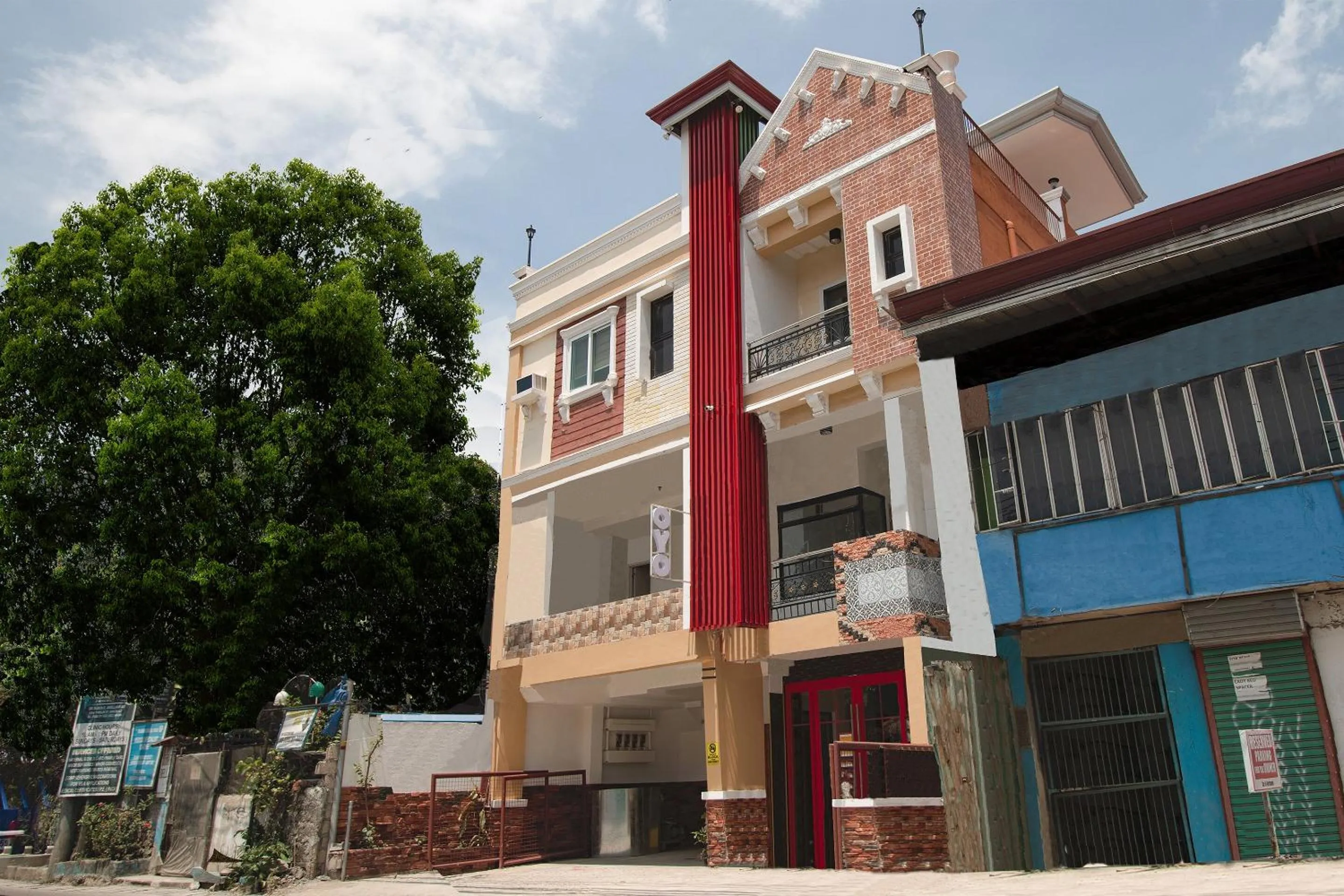 Facade/entrance in OYO 685 K Fortune Apartelle