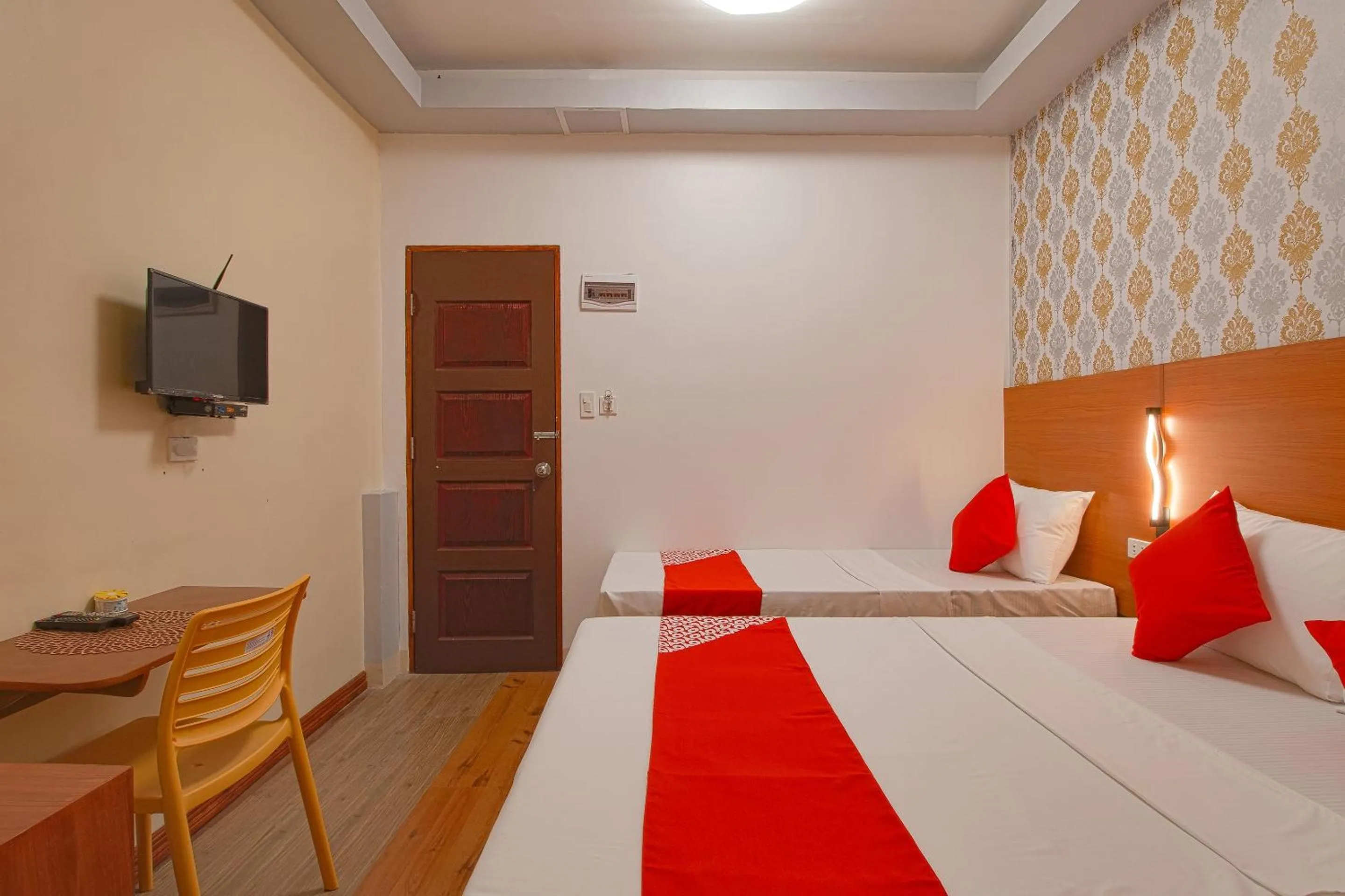 Bedroom, Bed in OYO 685 K Fortune Apartelle