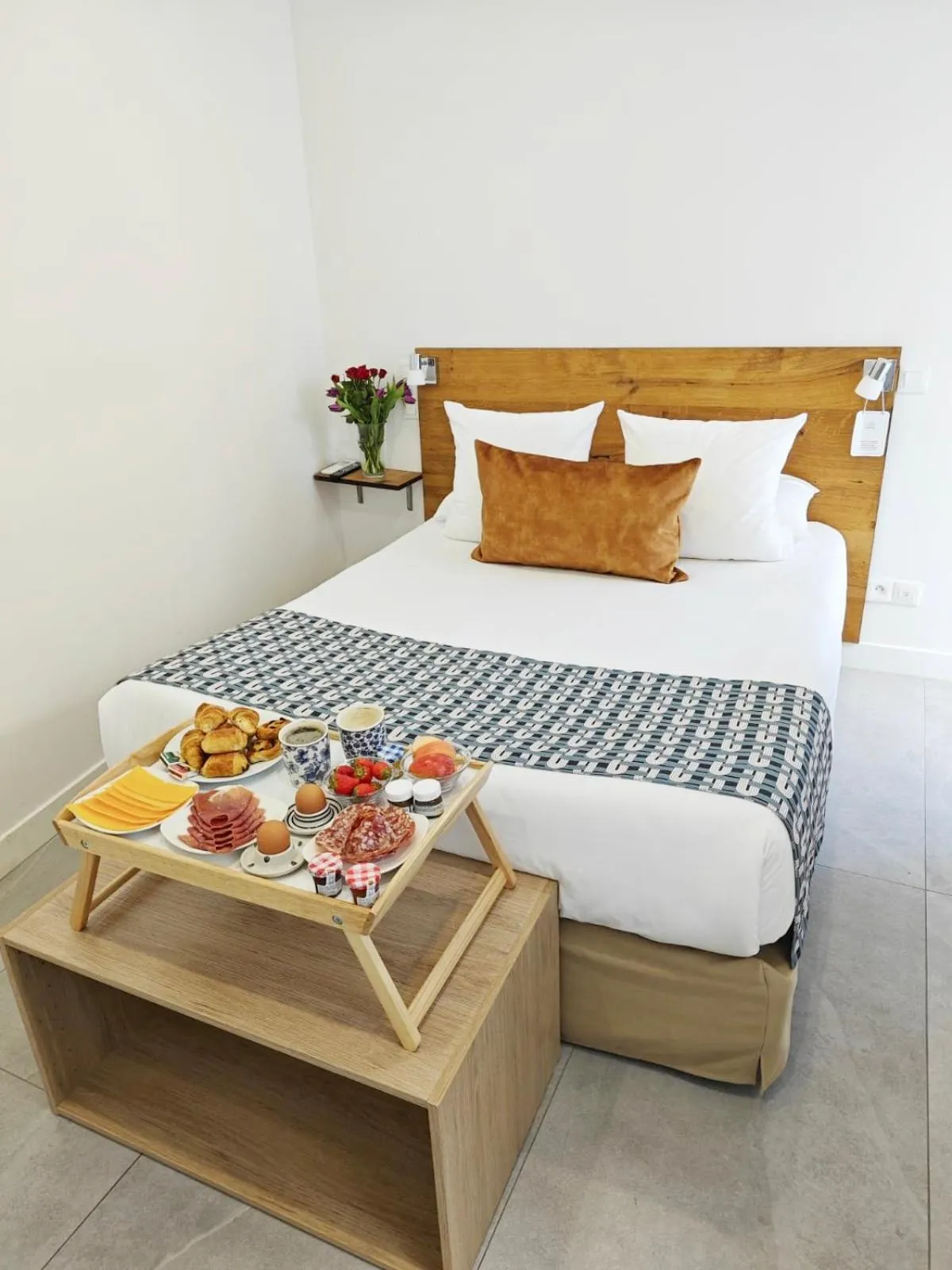 Bed in HOTEL DES CALANQUES
