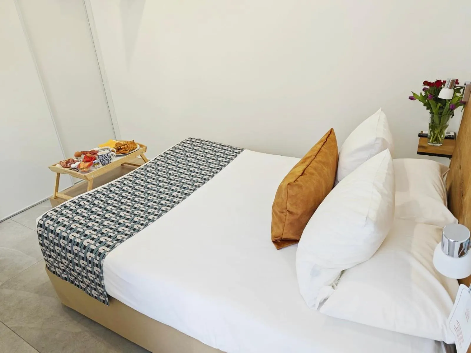 Bed in HOTEL DES CALANQUES