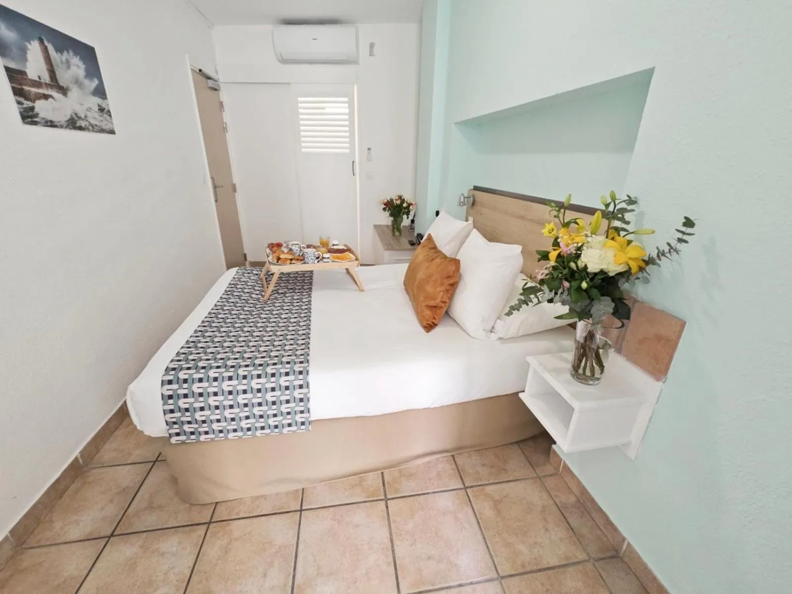 Bedroom, Bed in HOTEL DES CALANQUES