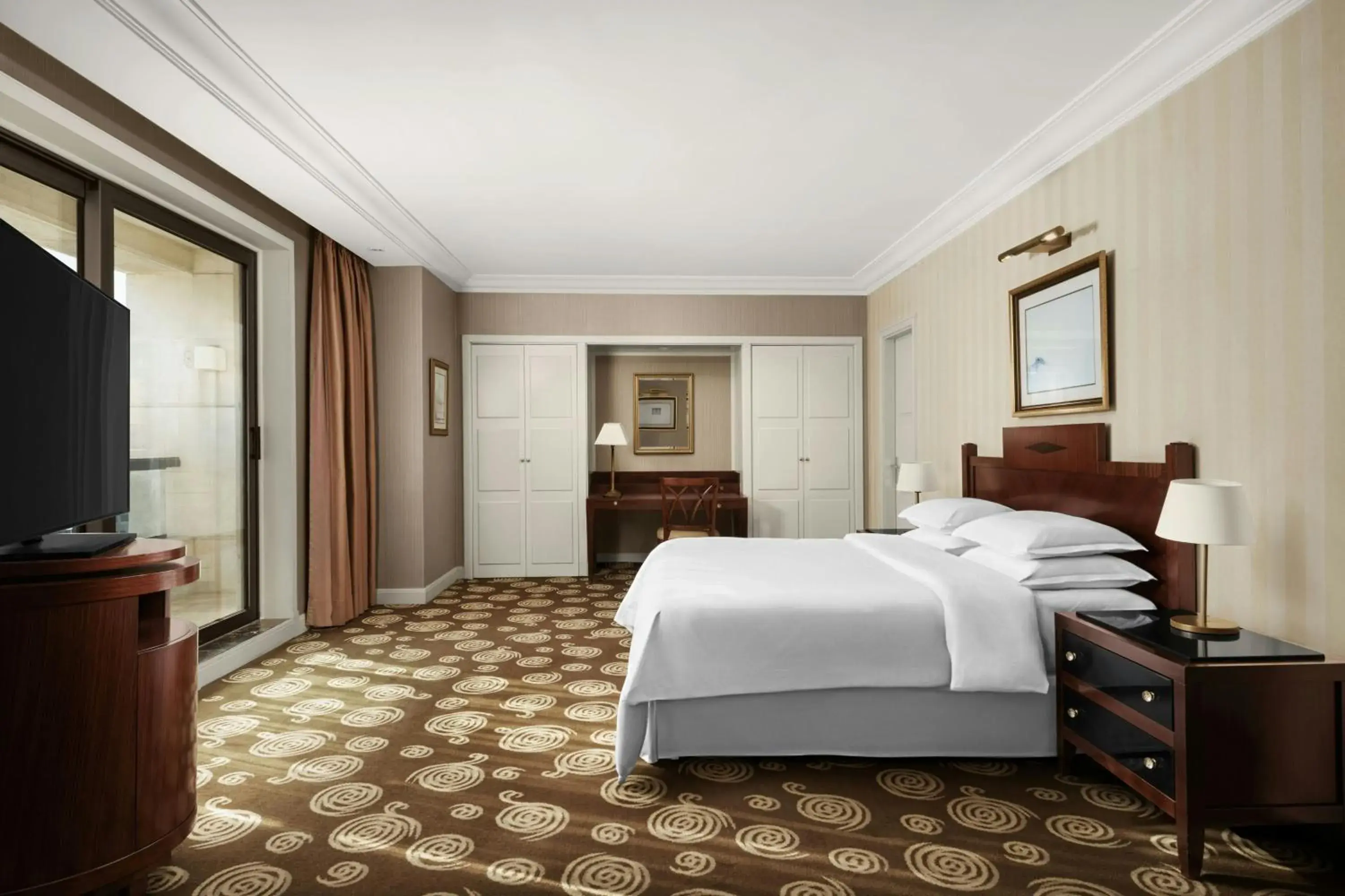 Junior Suite, Club lounge access, 1 King, City view in Sheraton Amman Al Nabil Hotel Junior Suite, Club lounge access, 1 King, City view in Sheraton Amman Al Nabil Hotel