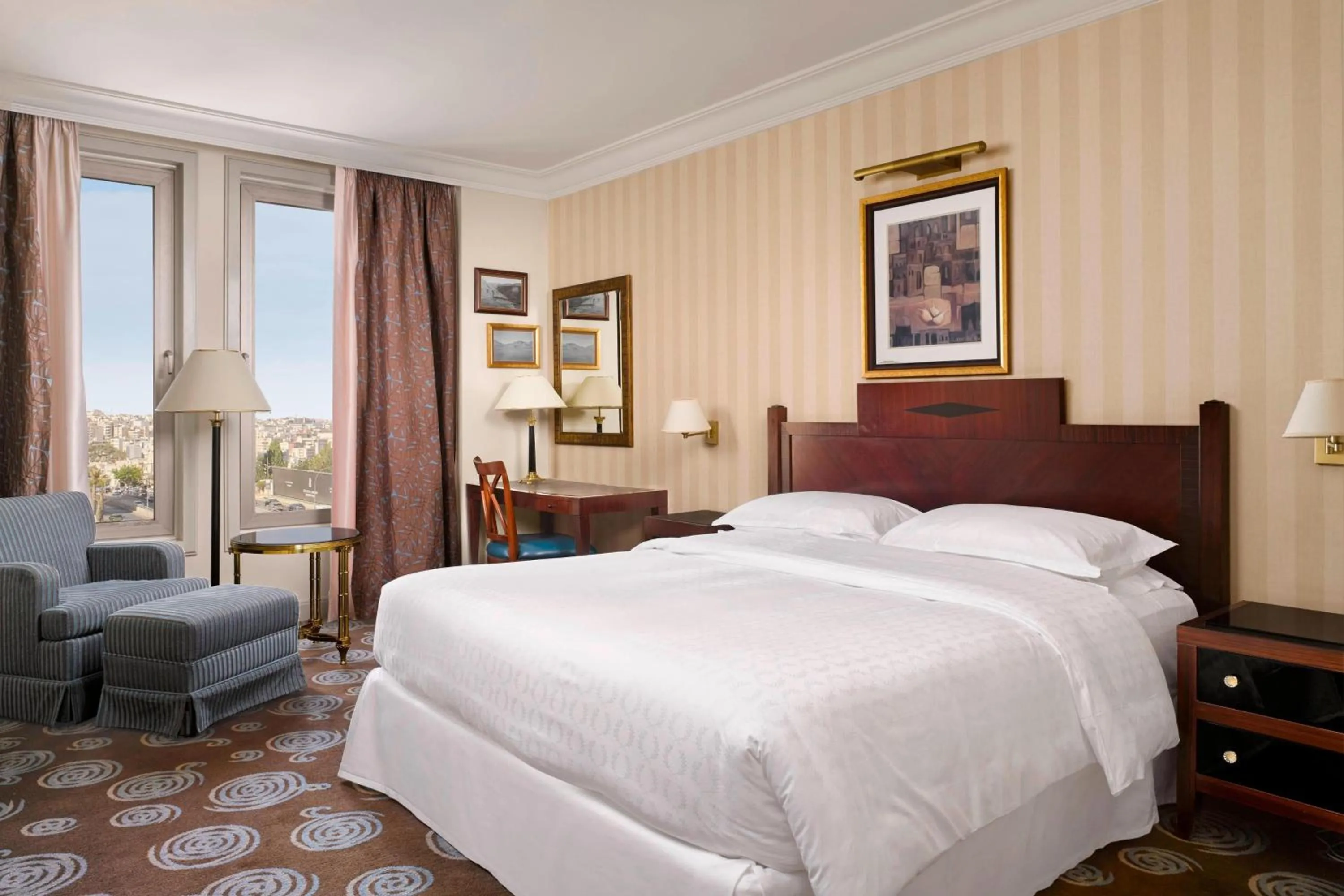 Premium King Bed, Guest room, 1 King, City view, Mid floor in Sheraton Amman Al Nabil Hotel