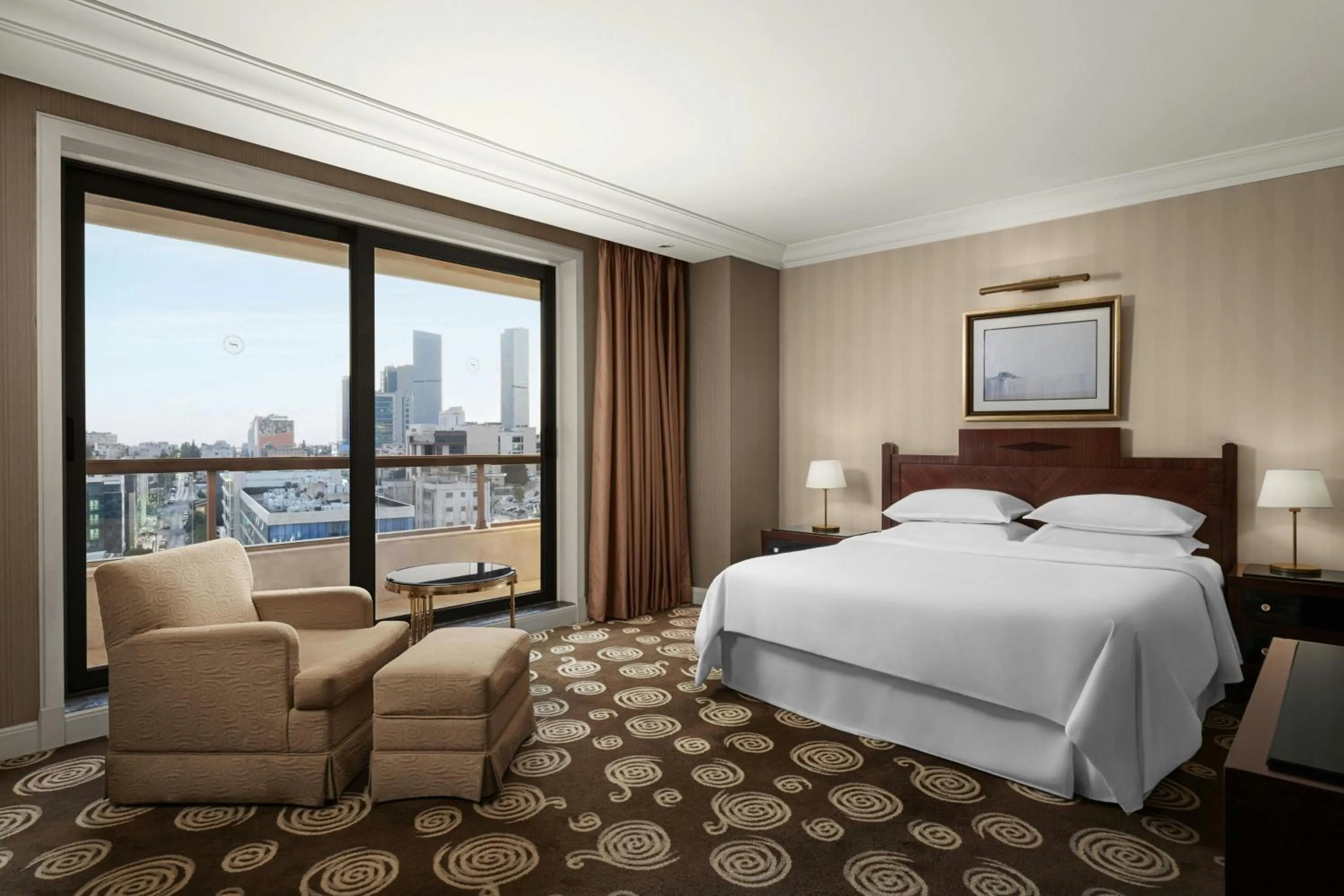 Photo of the whole room, Bed in Sheraton Amman Al Nabil Hotel