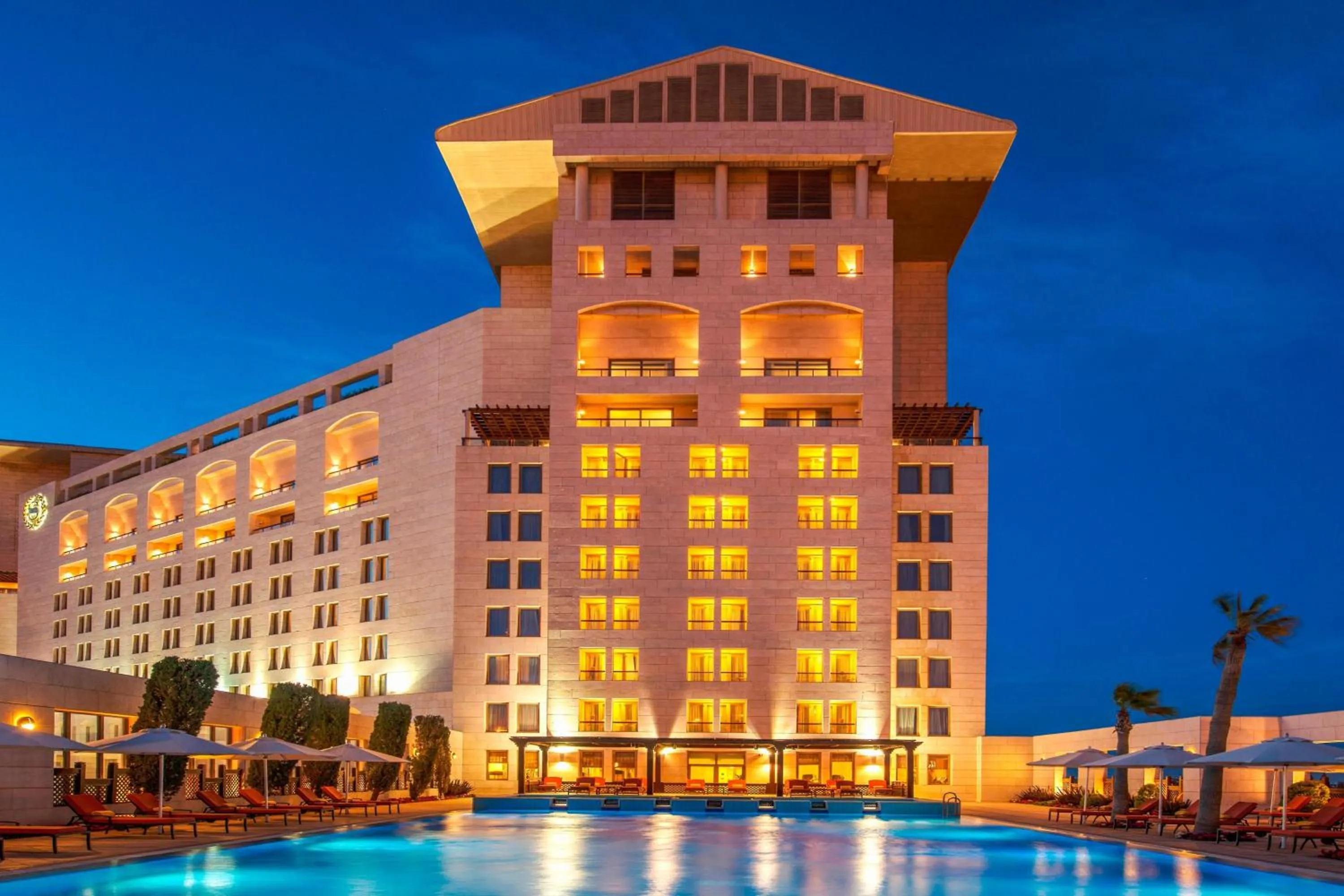 Swimming pool in Sheraton Amman Al Nabil Hotel