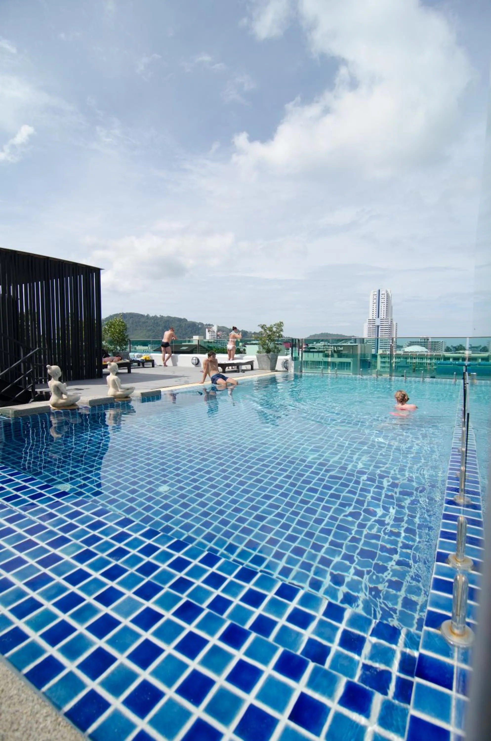 Swimming pool in Mirage Express Patong Phuket Hotel