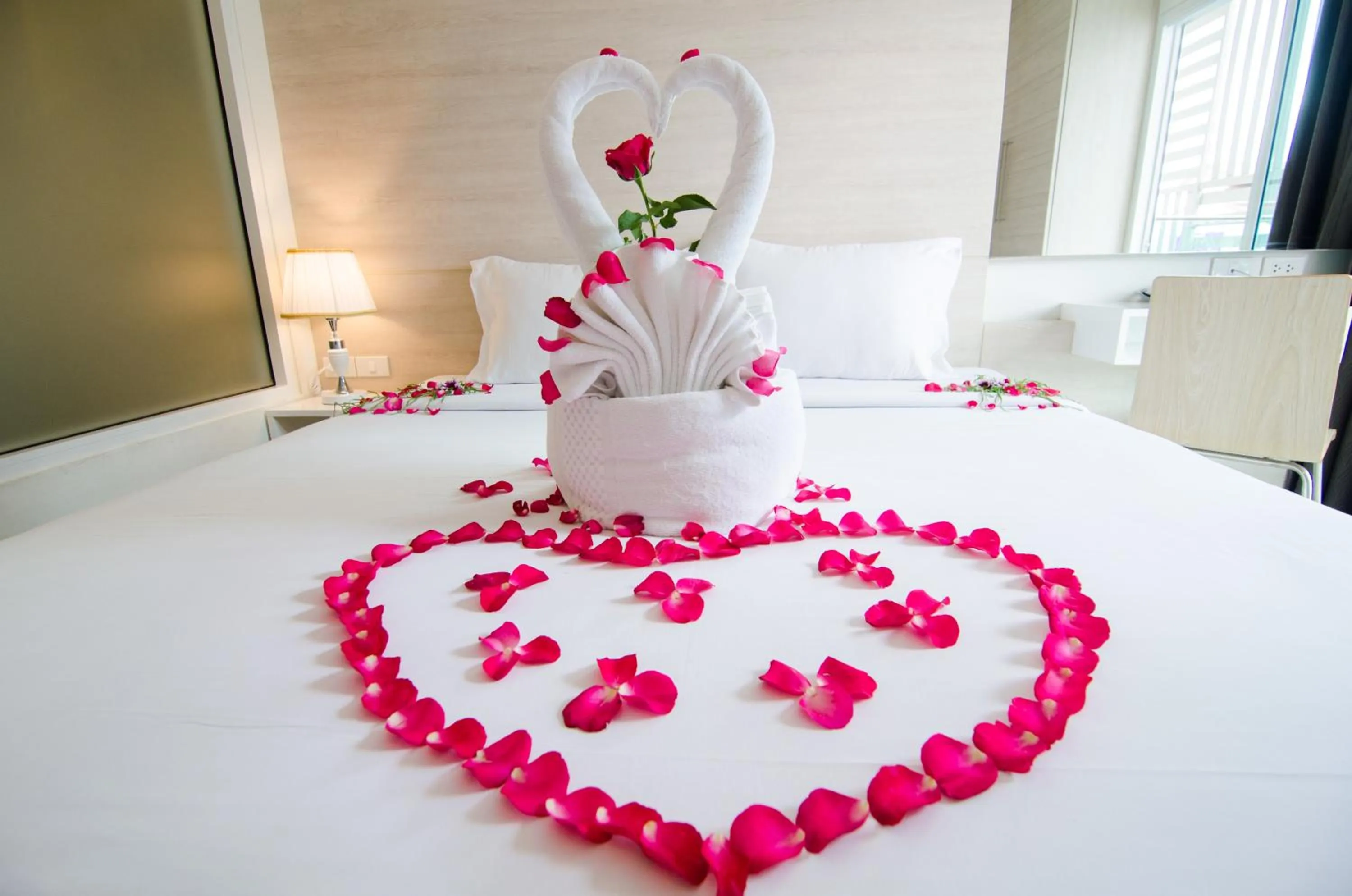 Bedroom, Bed in Mirage Express Patong Phuket Hotel