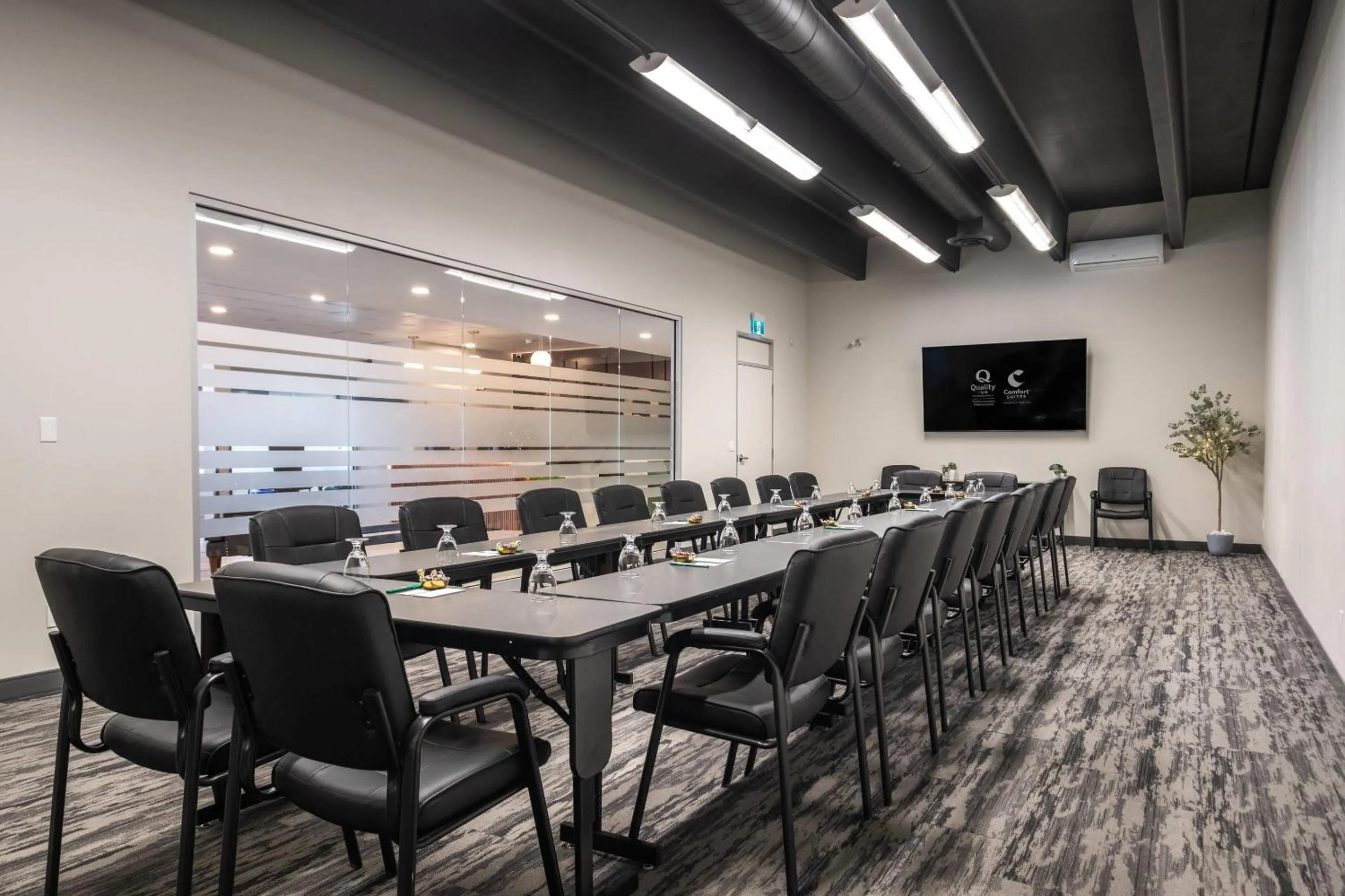 Meeting/conference room in Quality Inn & Conference Centre Kingston Central