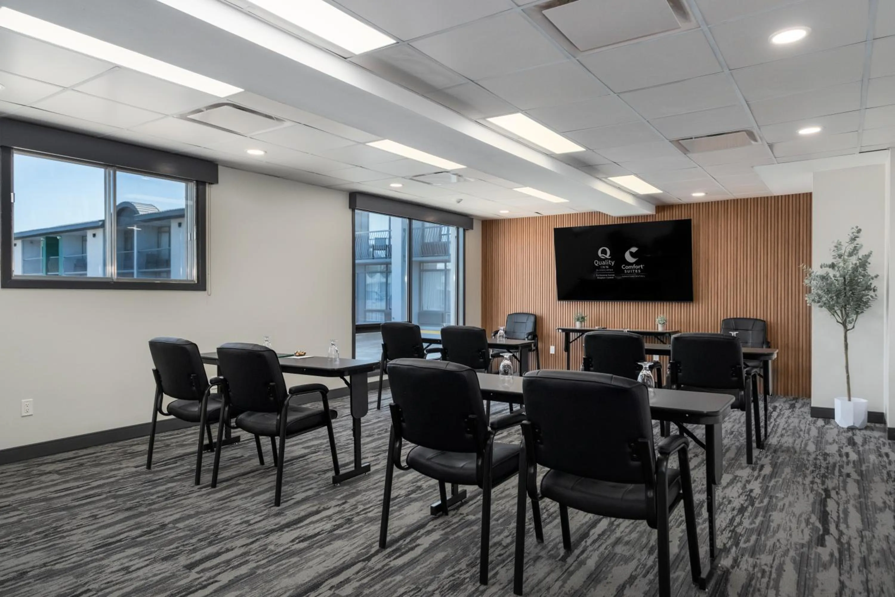 Meeting/conference room in Comfort Suites Kingston Central