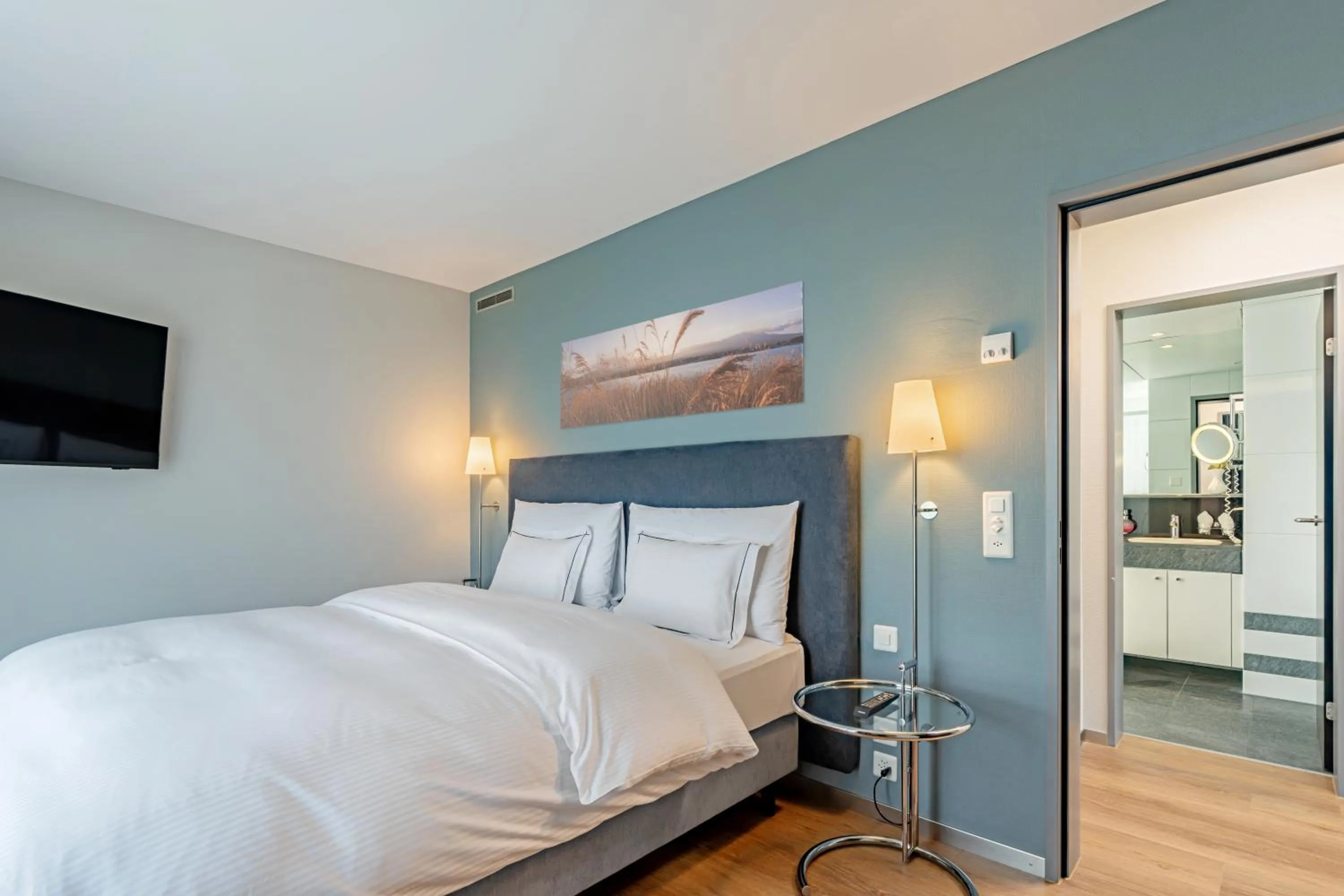 Bedroom, Bed in Seedamm Plaza