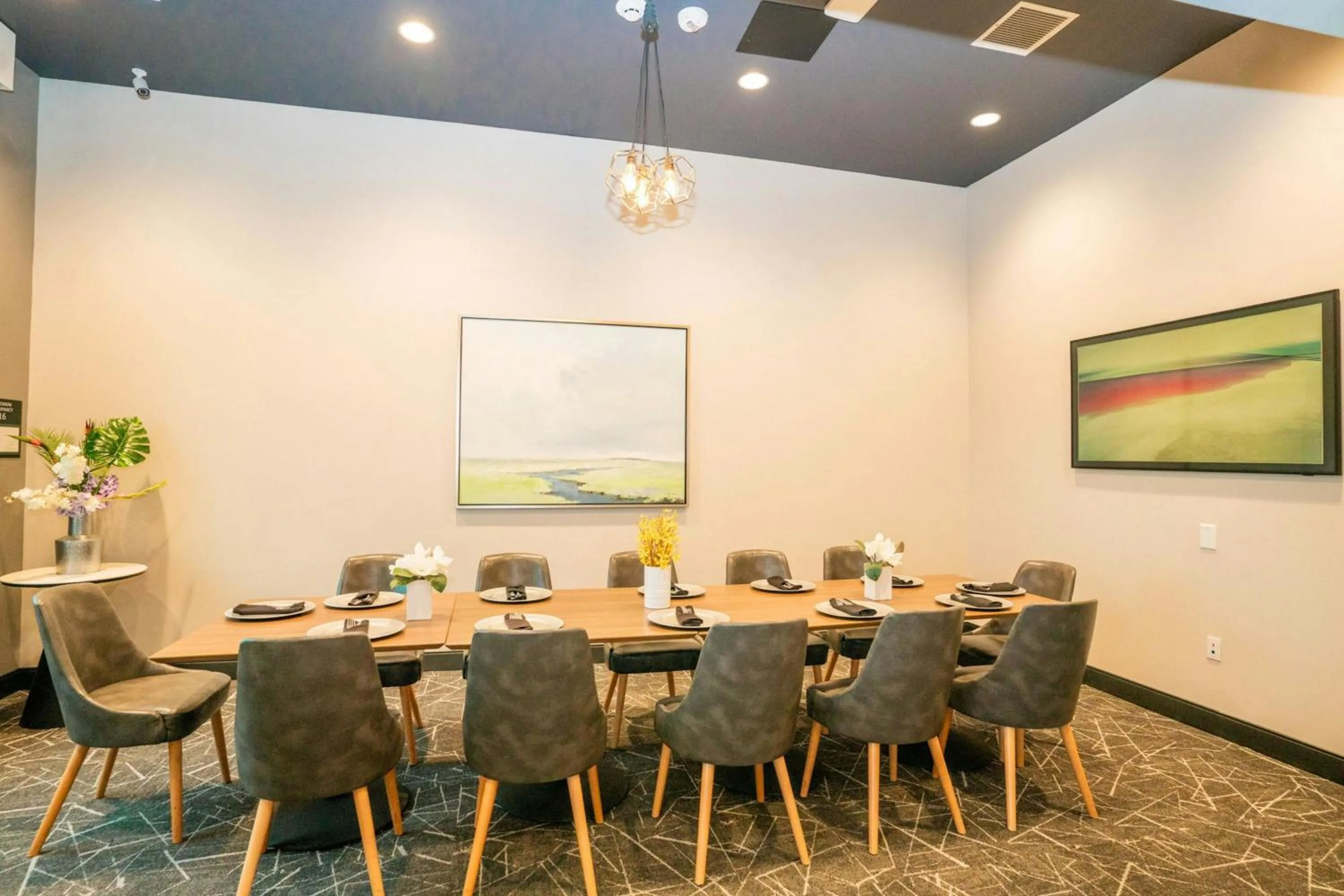 Restaurant/places to eat in Holiday Inn & Suites Atlanta Perimeter Dunwoody, an IHG Hotel