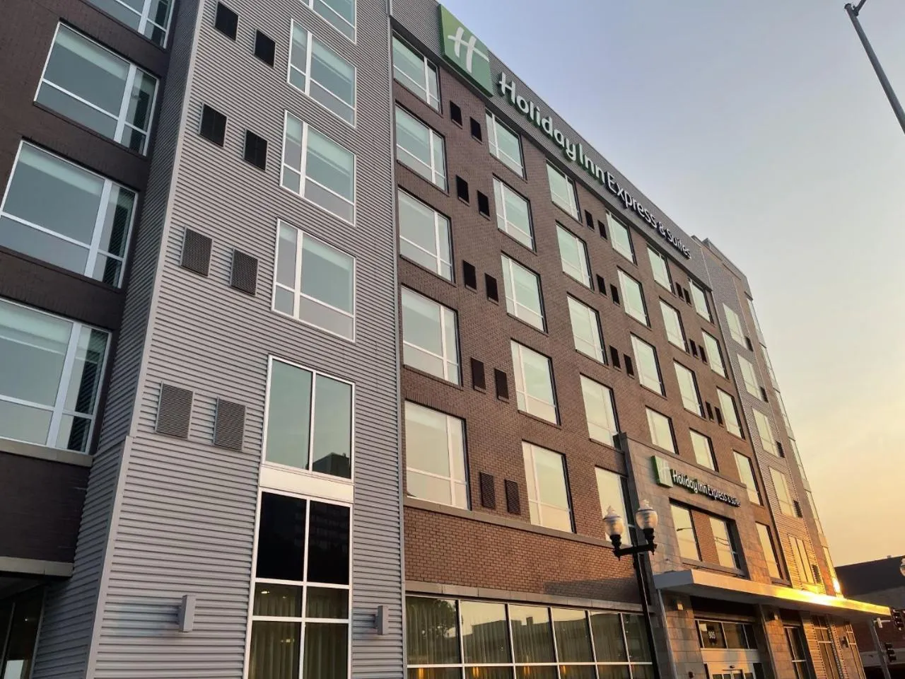 Property building in Holiday Inn Express & Suites - Lincoln Downtown by IHG