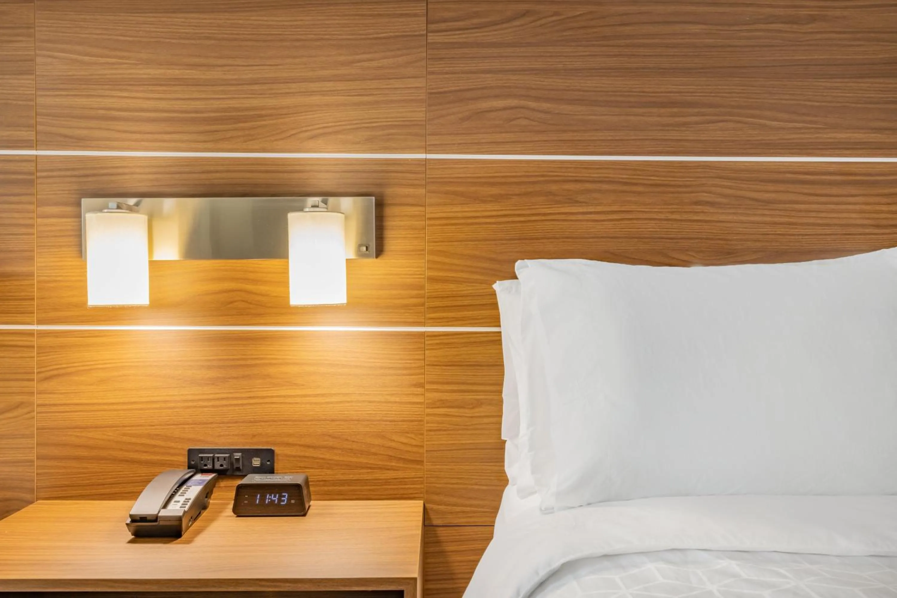 Photo of the whole room in Holiday Inn Express & Suites - Lincoln Downtown by IHG