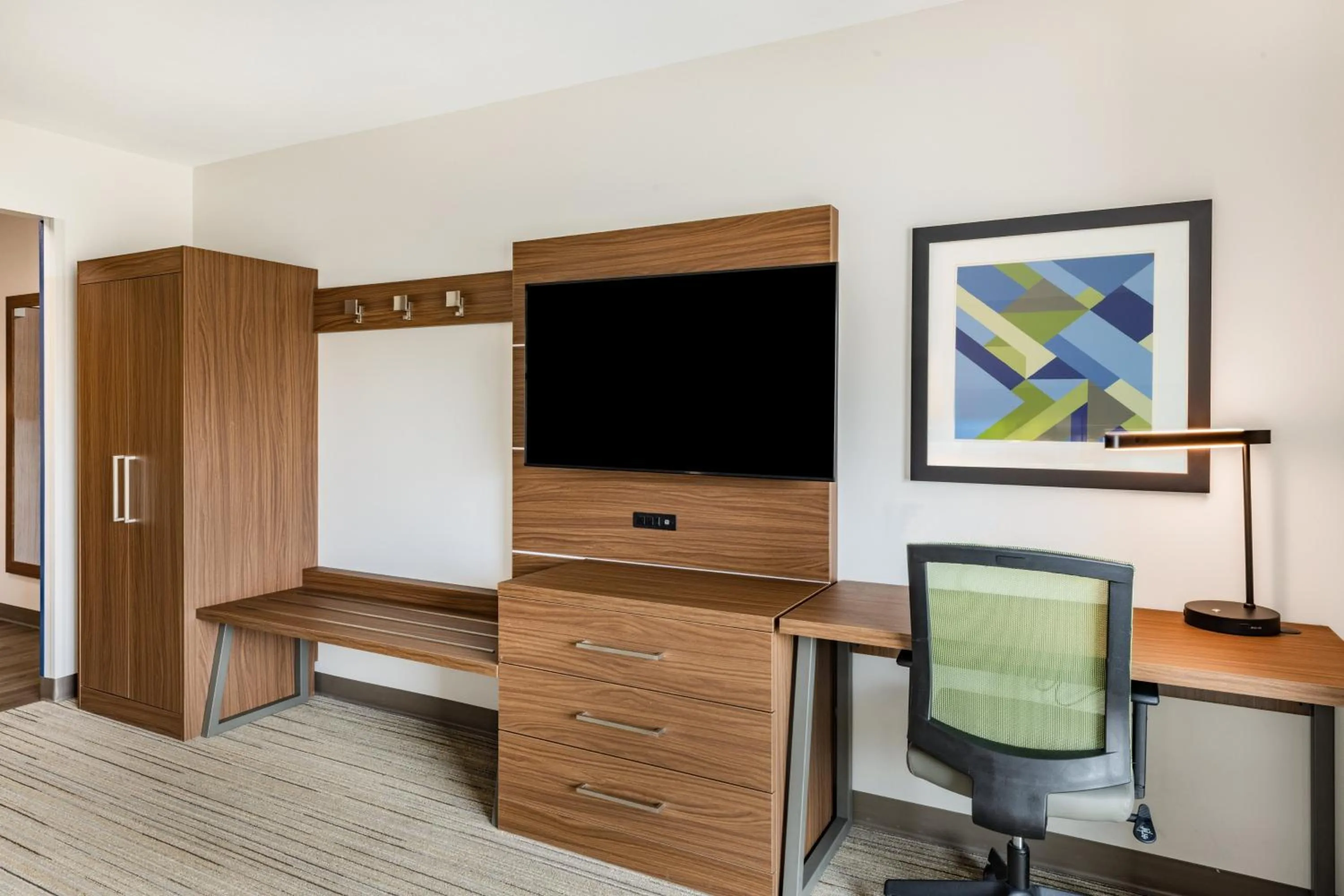 Photo of the whole room in Holiday Inn Express & Suites - Lincoln Downtown by IHG