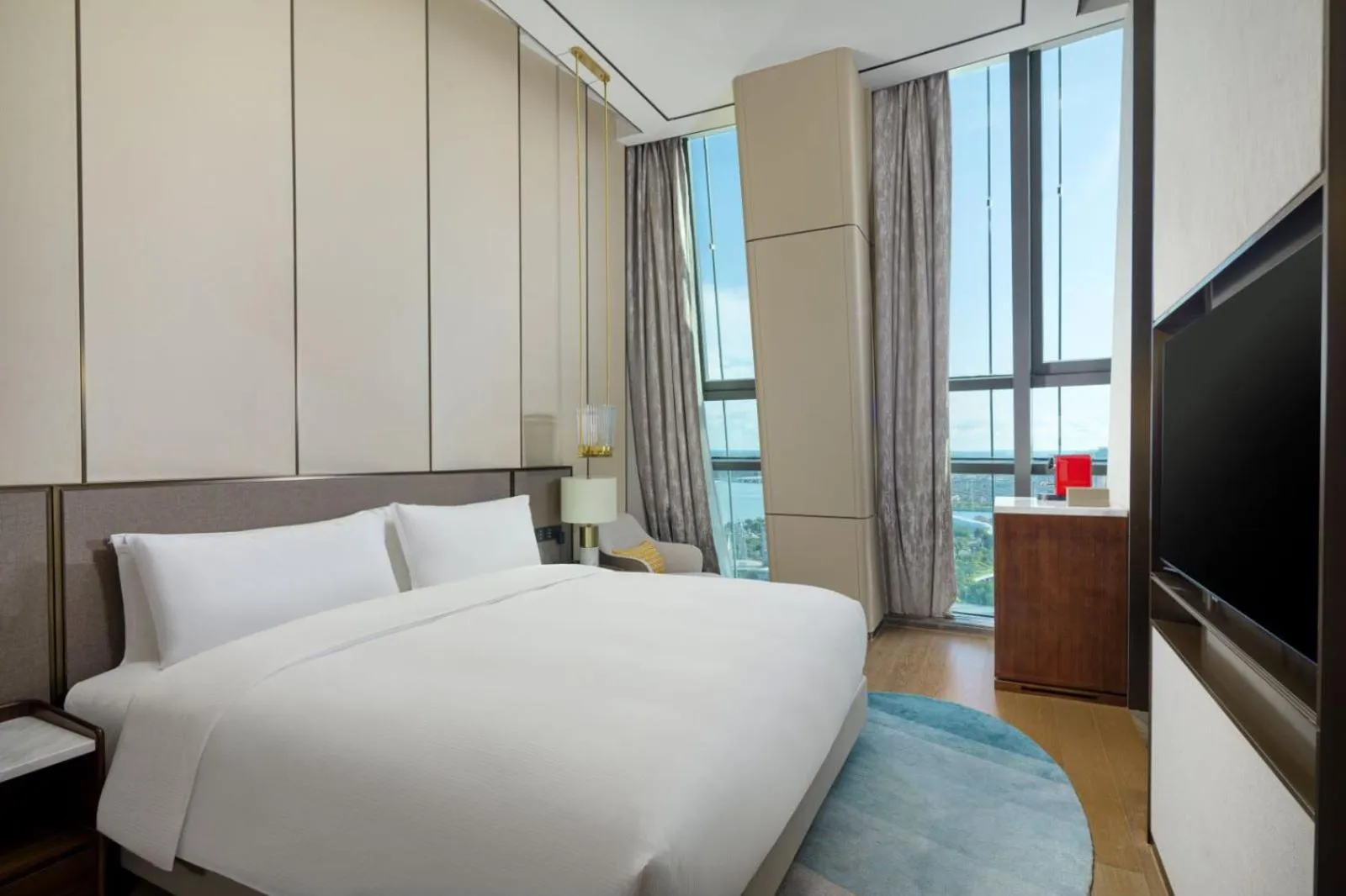 Bed in Hilton Hainan Ocean Flower Island