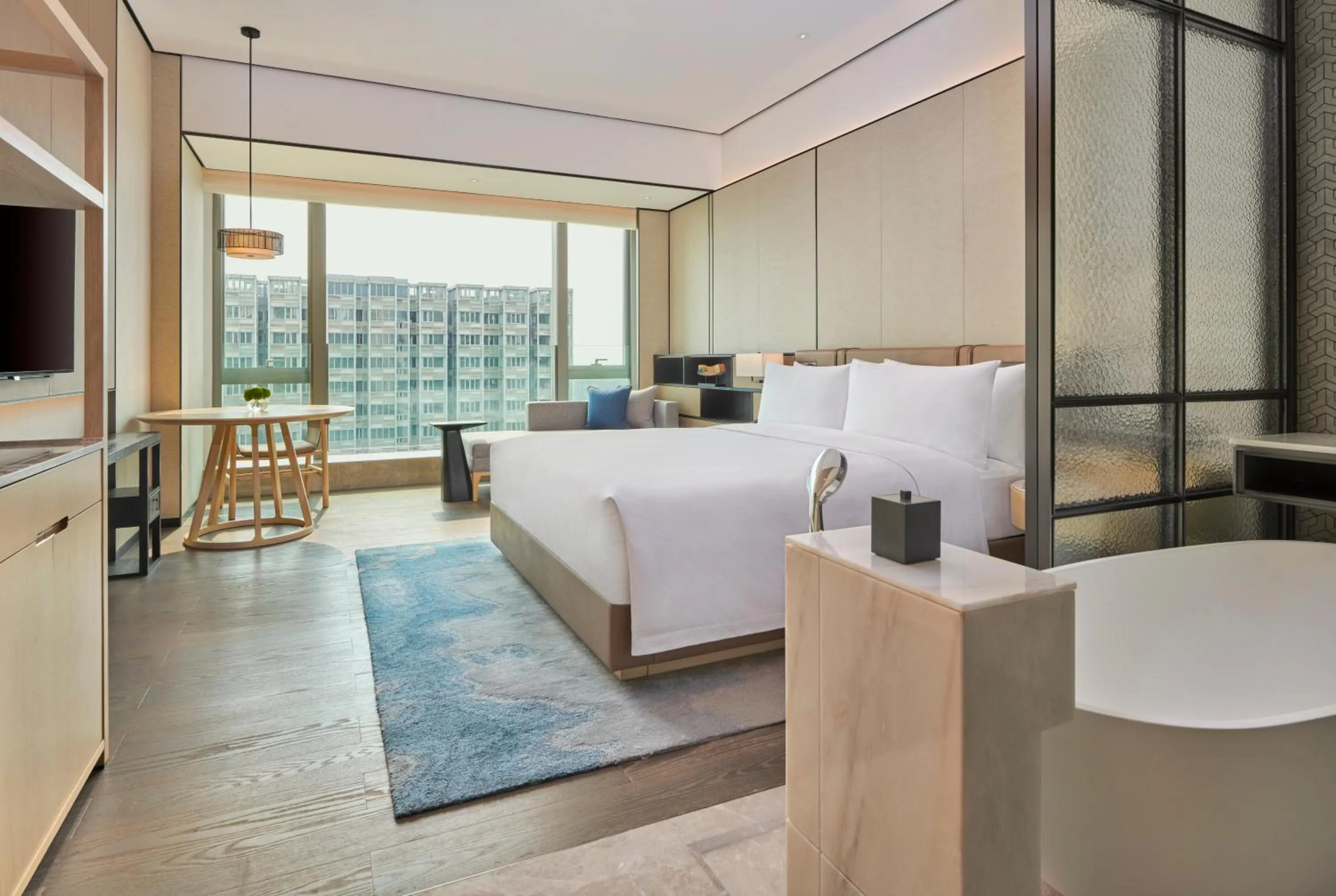 On site, Bed in DoubleTree by Hilton Shenzhen Airport